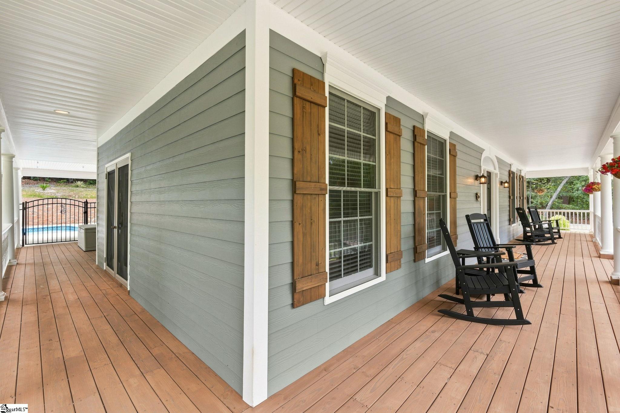 320 Watson Road Property Photo 5