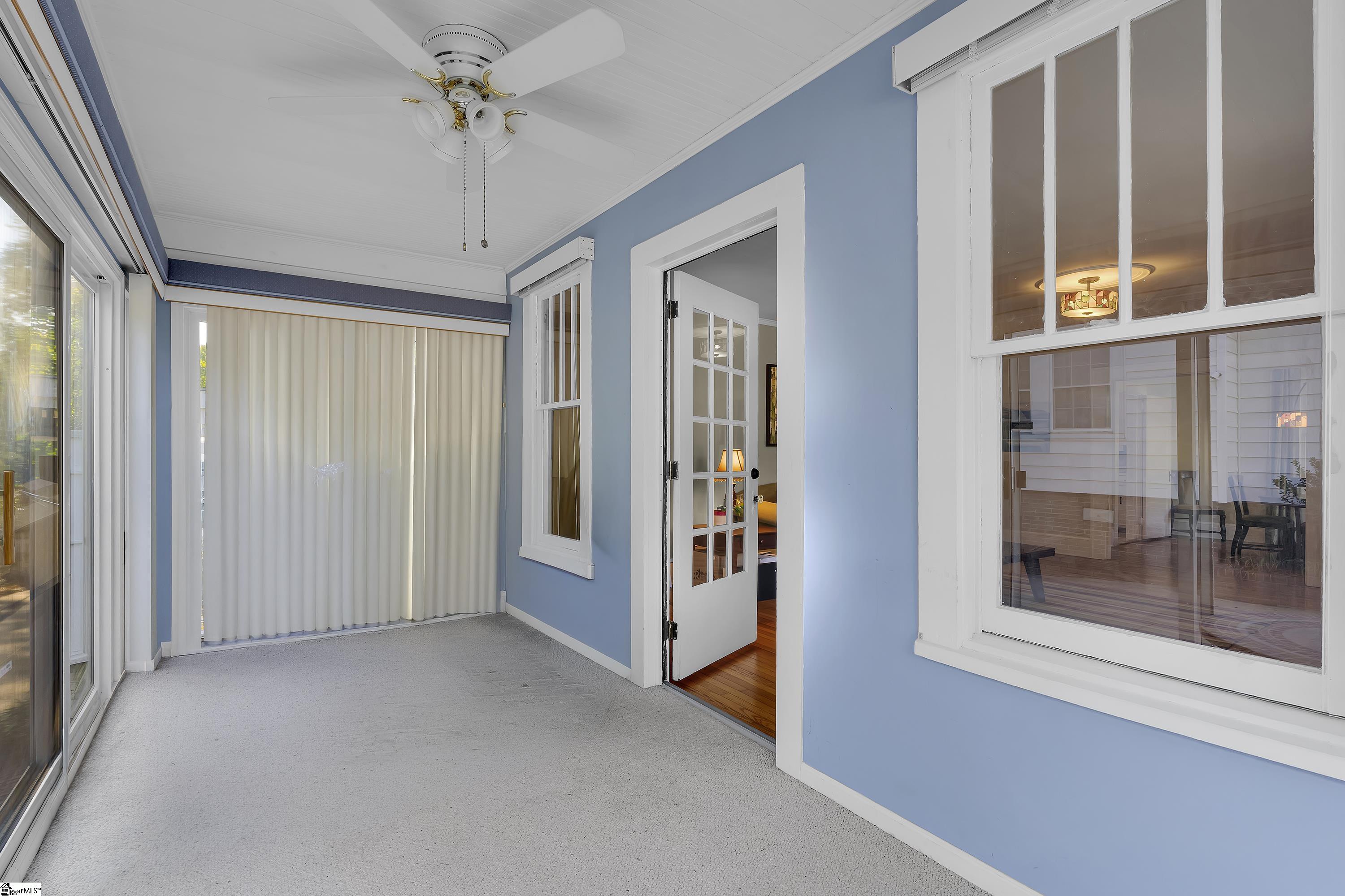 327 W Prentiss Avenue Property Photo 9