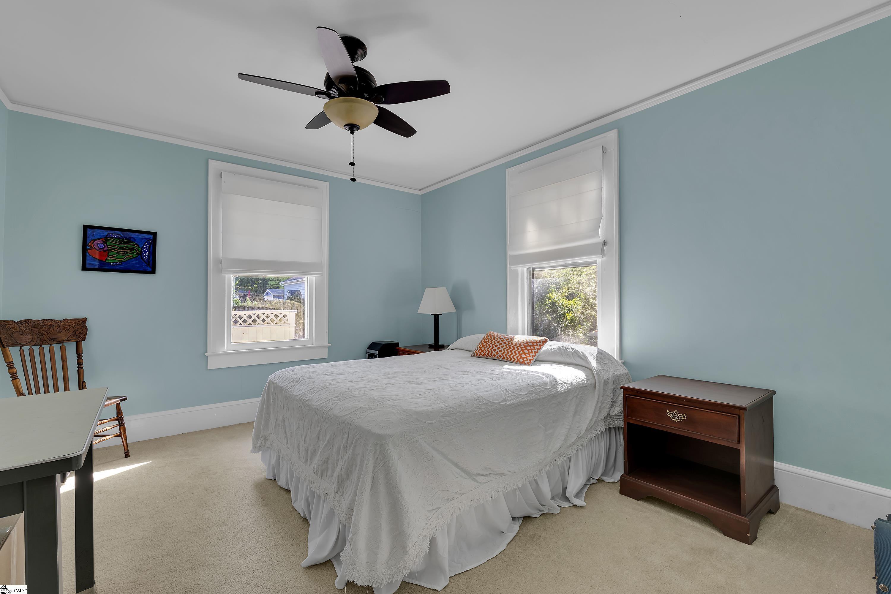 327 W Prentiss Avenue Property Photo 17