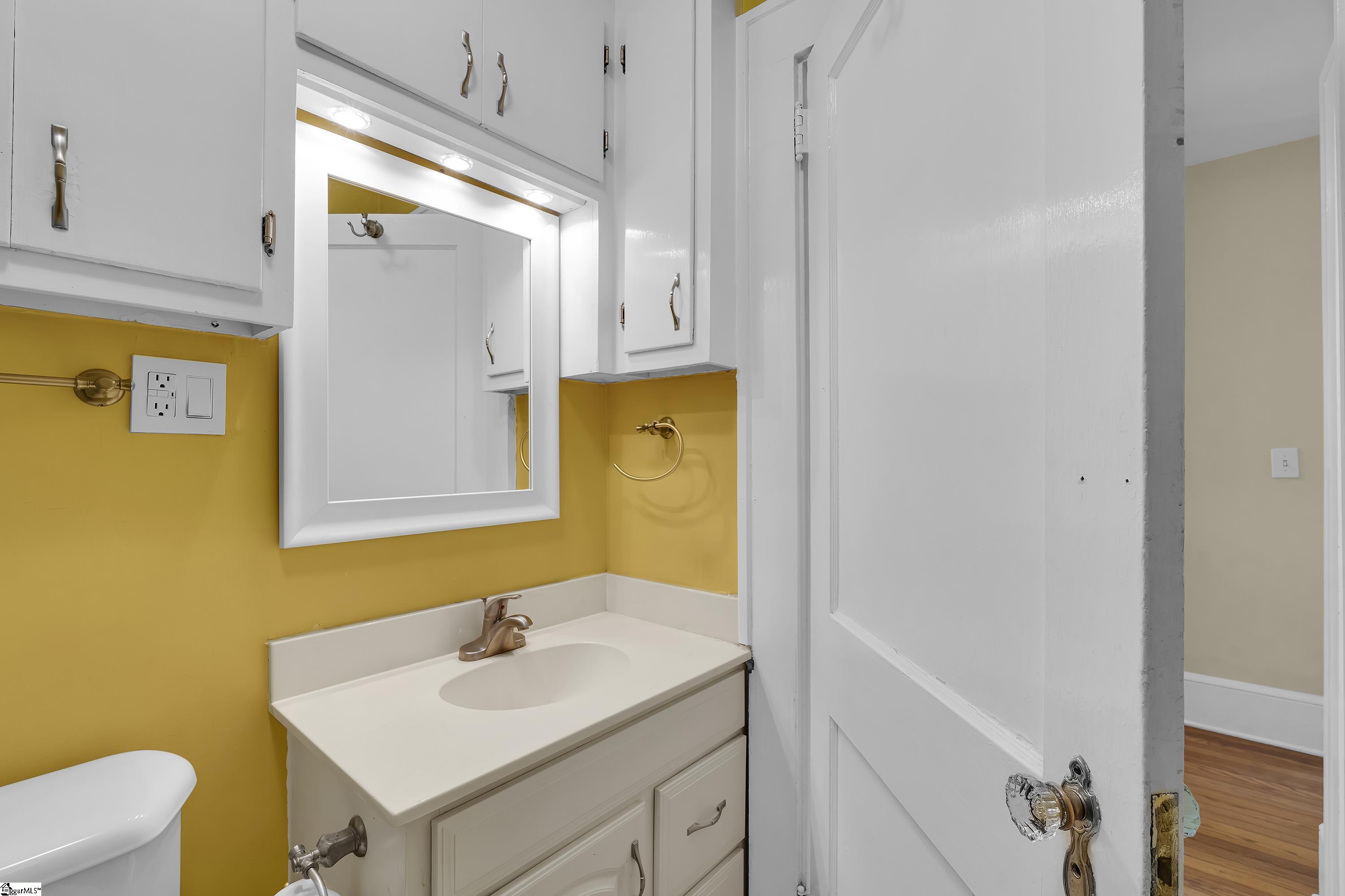 327 W Prentiss Avenue Property Photo 20