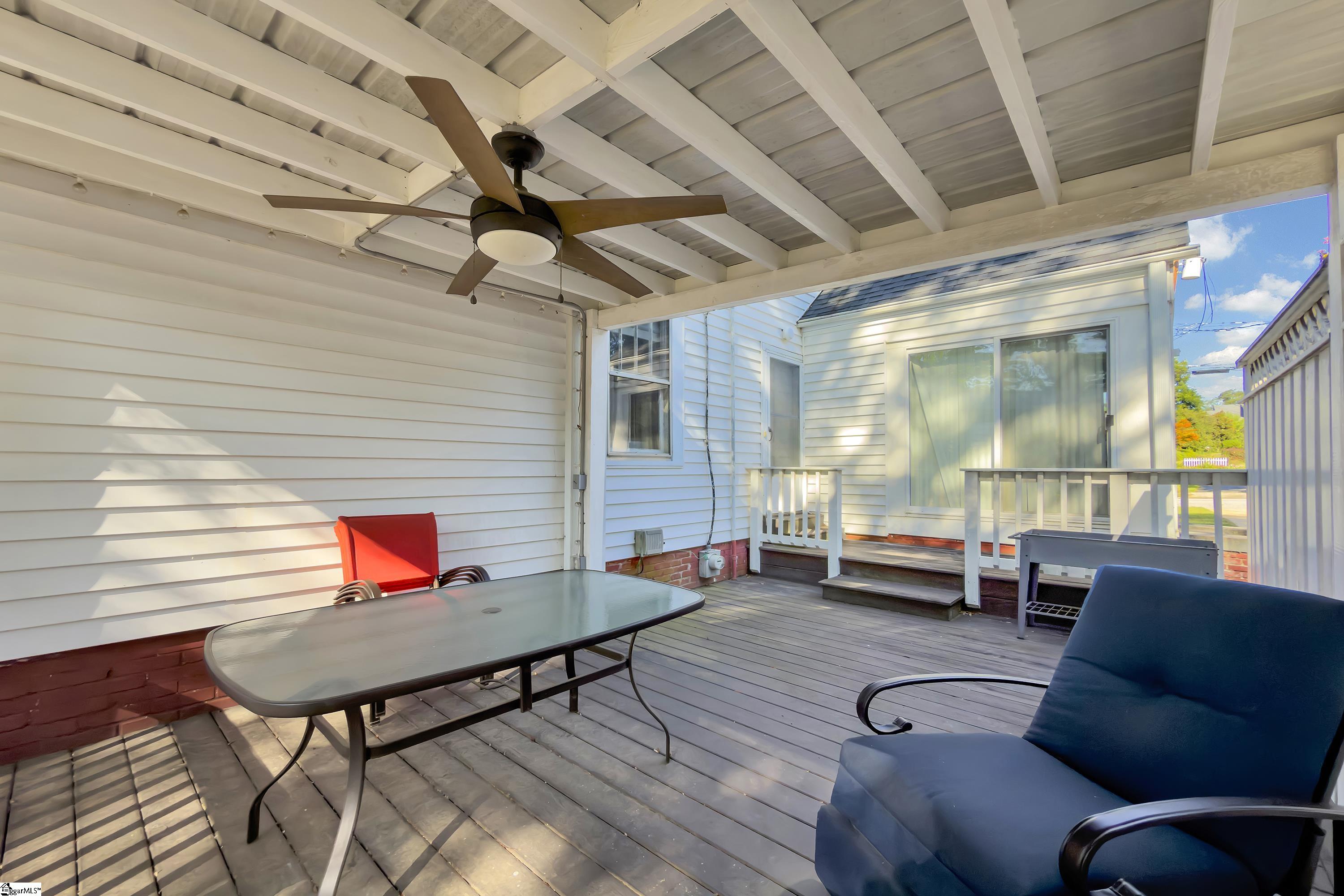 327 W Prentiss Avenue Property Photo 40