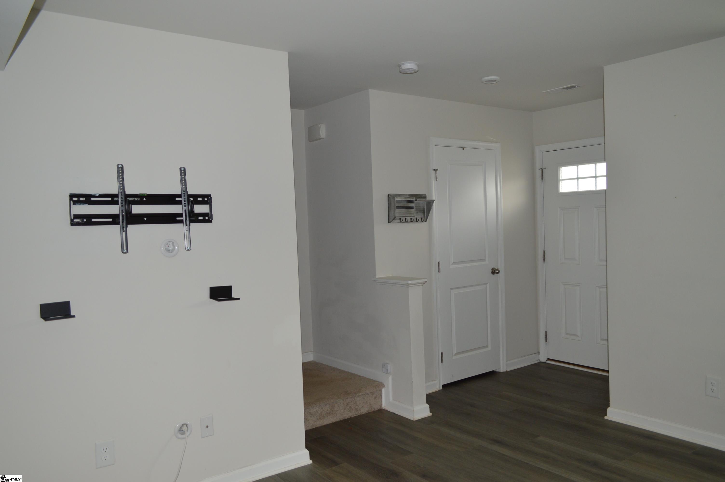 101 Forthside Way Property Photo 8