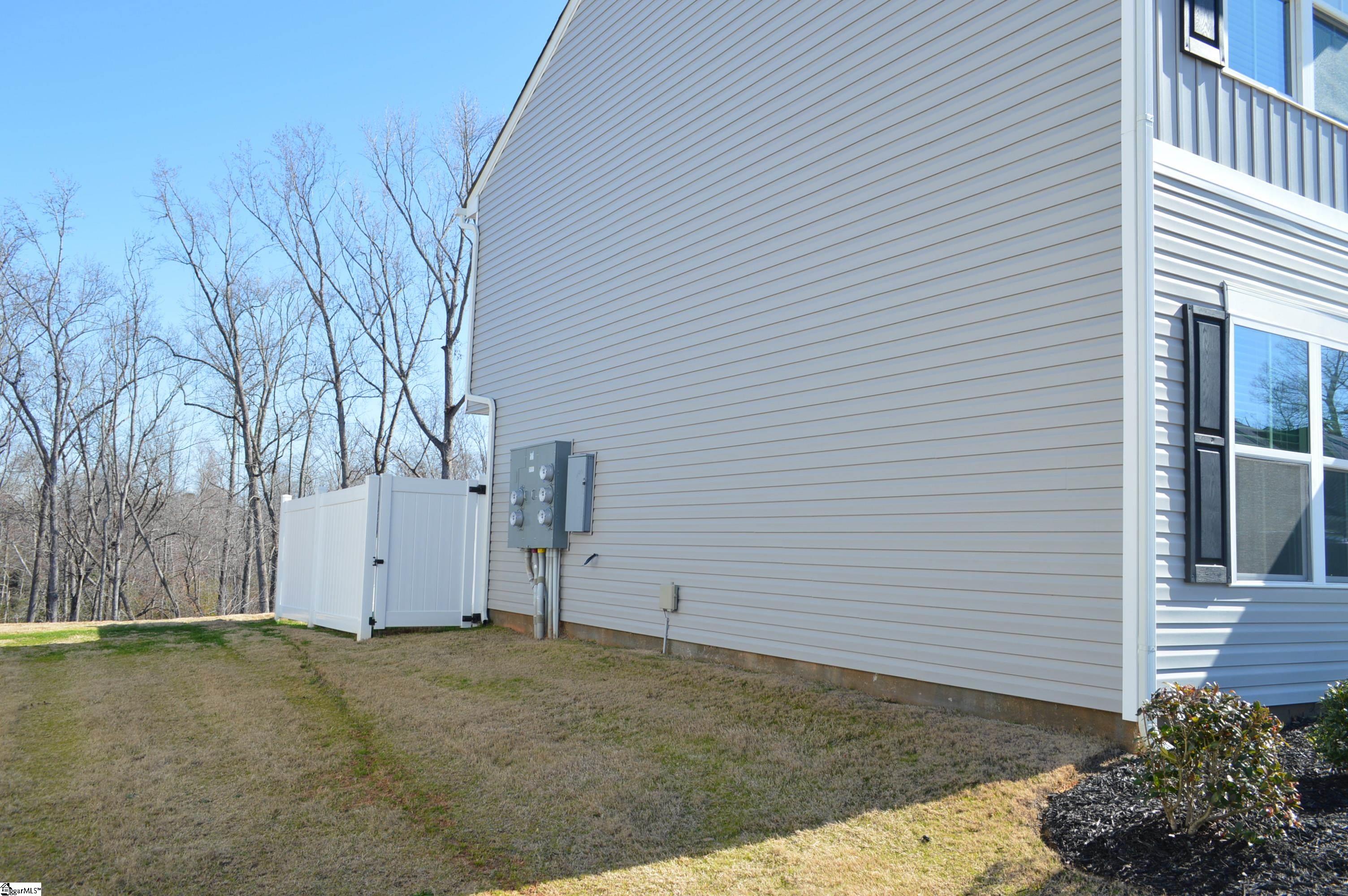 101 Forthside Way Property Photo 24