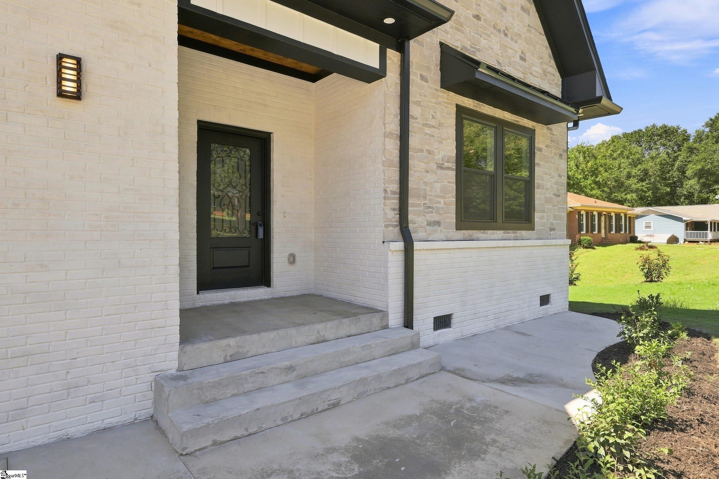 4749 Worden Drive Property Photo 5