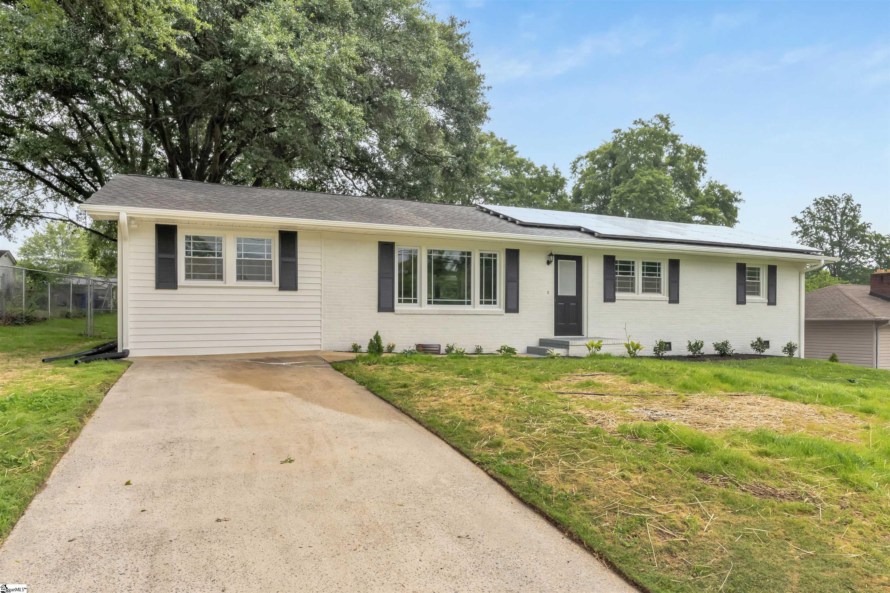 103 Longwood Drive Property Photo 1
