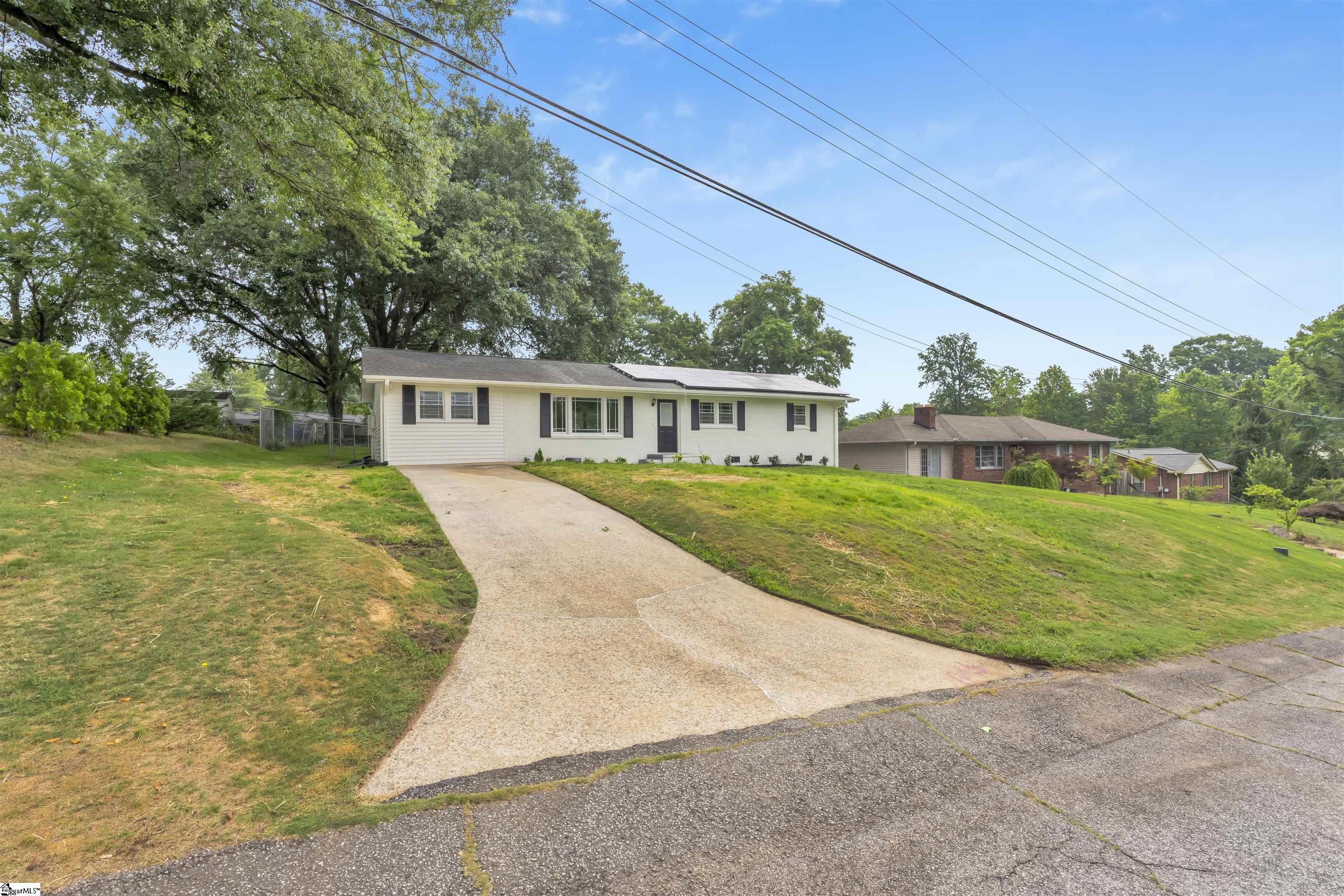 103 Longwood Drive Property Photo 2
