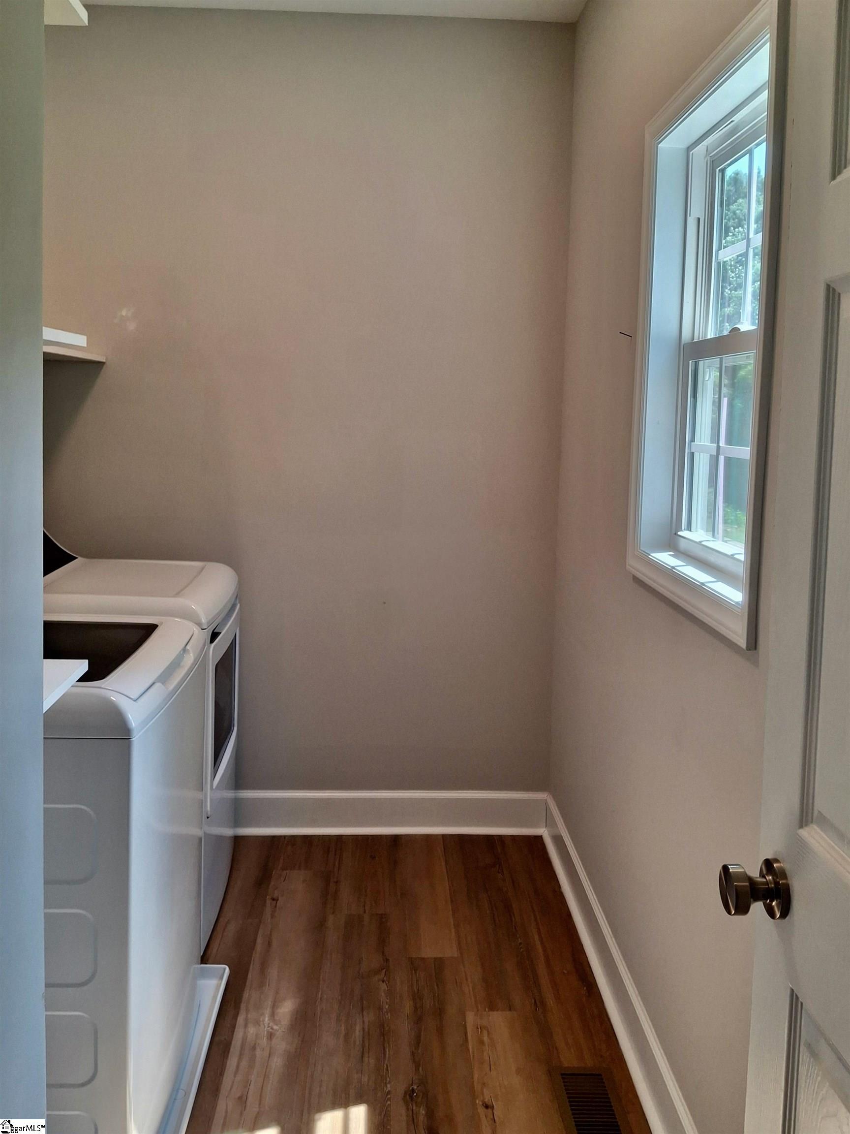 1109 Gordon Street Property Photo 9