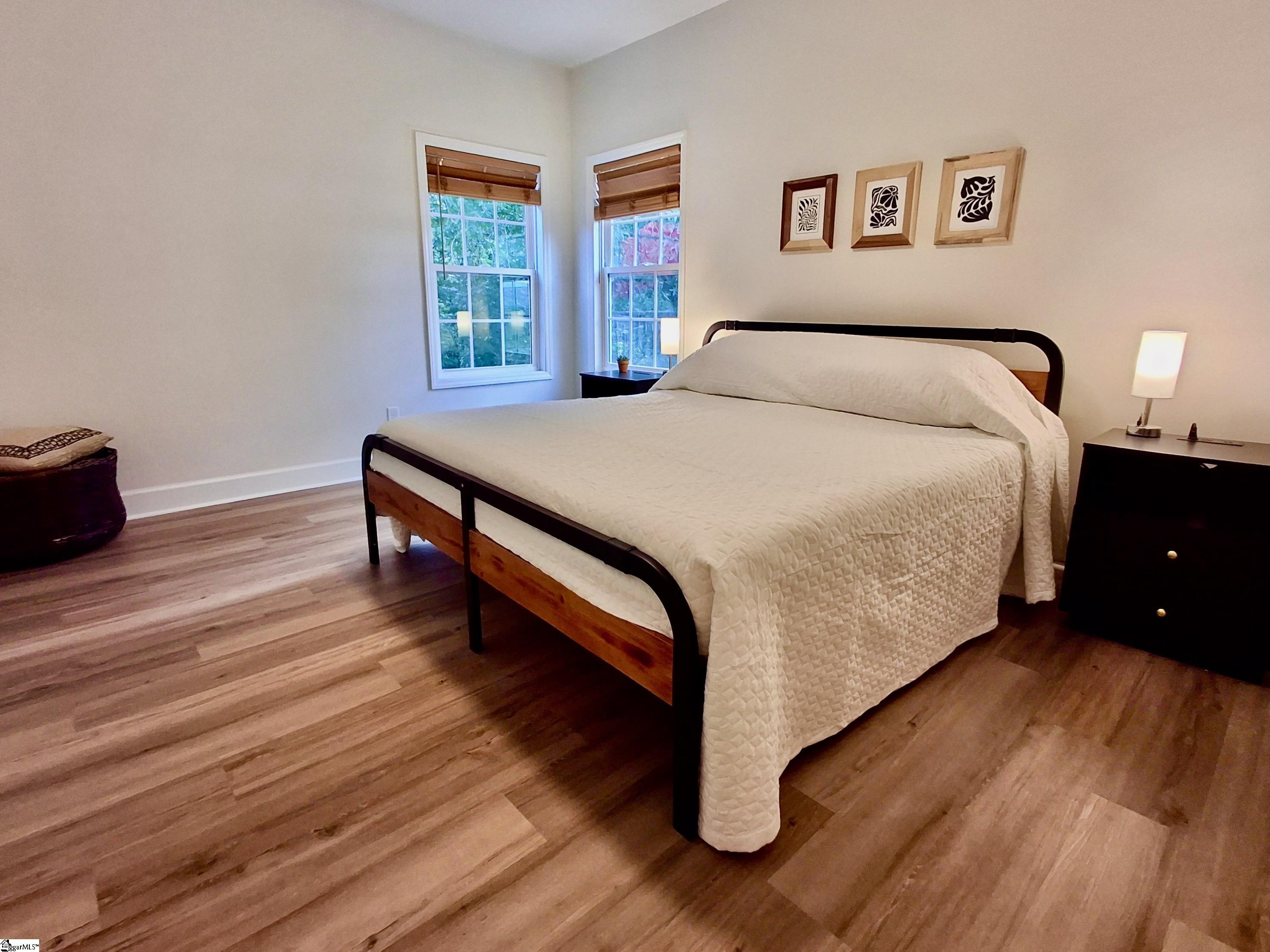 1109 Gordon Street Property Photo 12