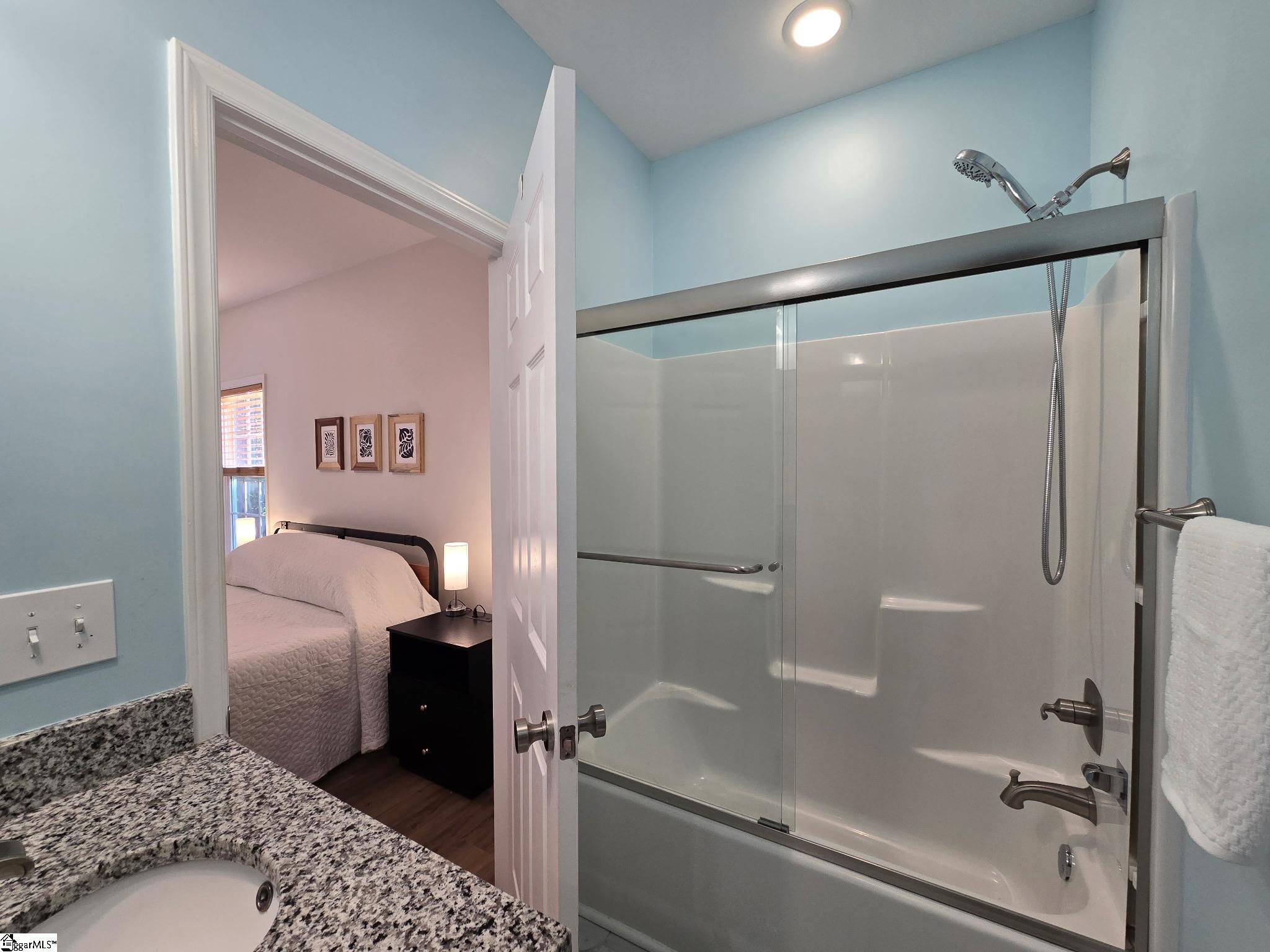 1109 Gordon Street Property Photo 15