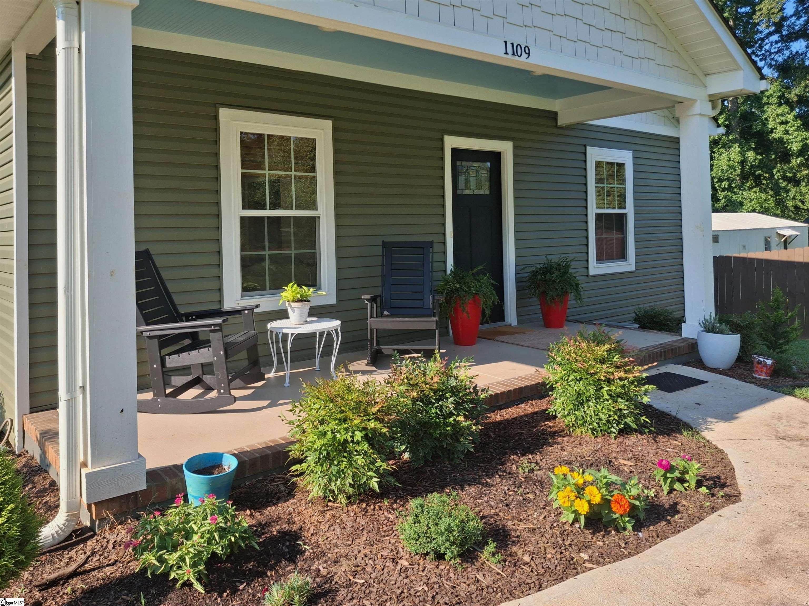 1109 Gordon Street Property Photo 23