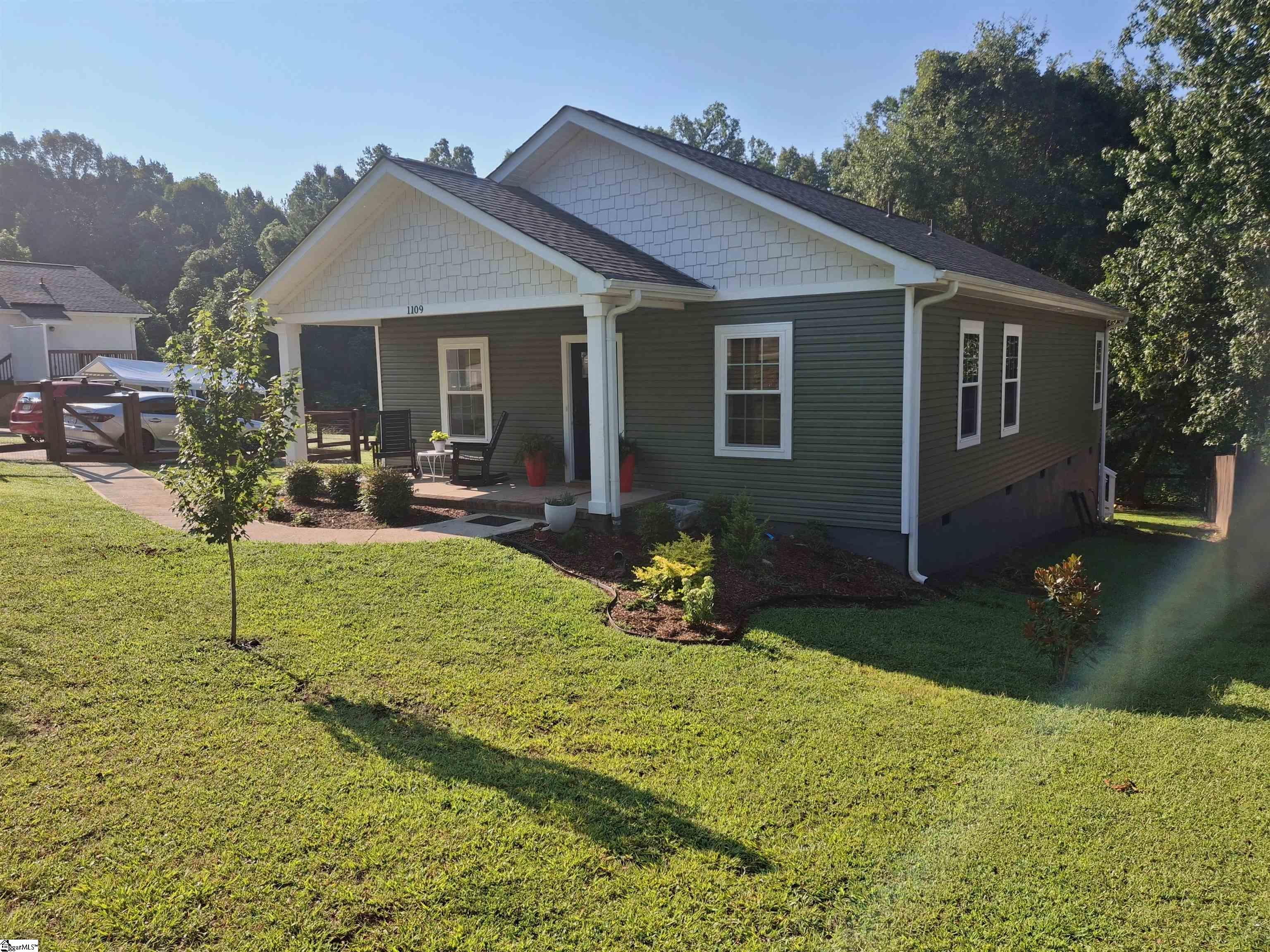 1109 Gordon Street Property Photo 25