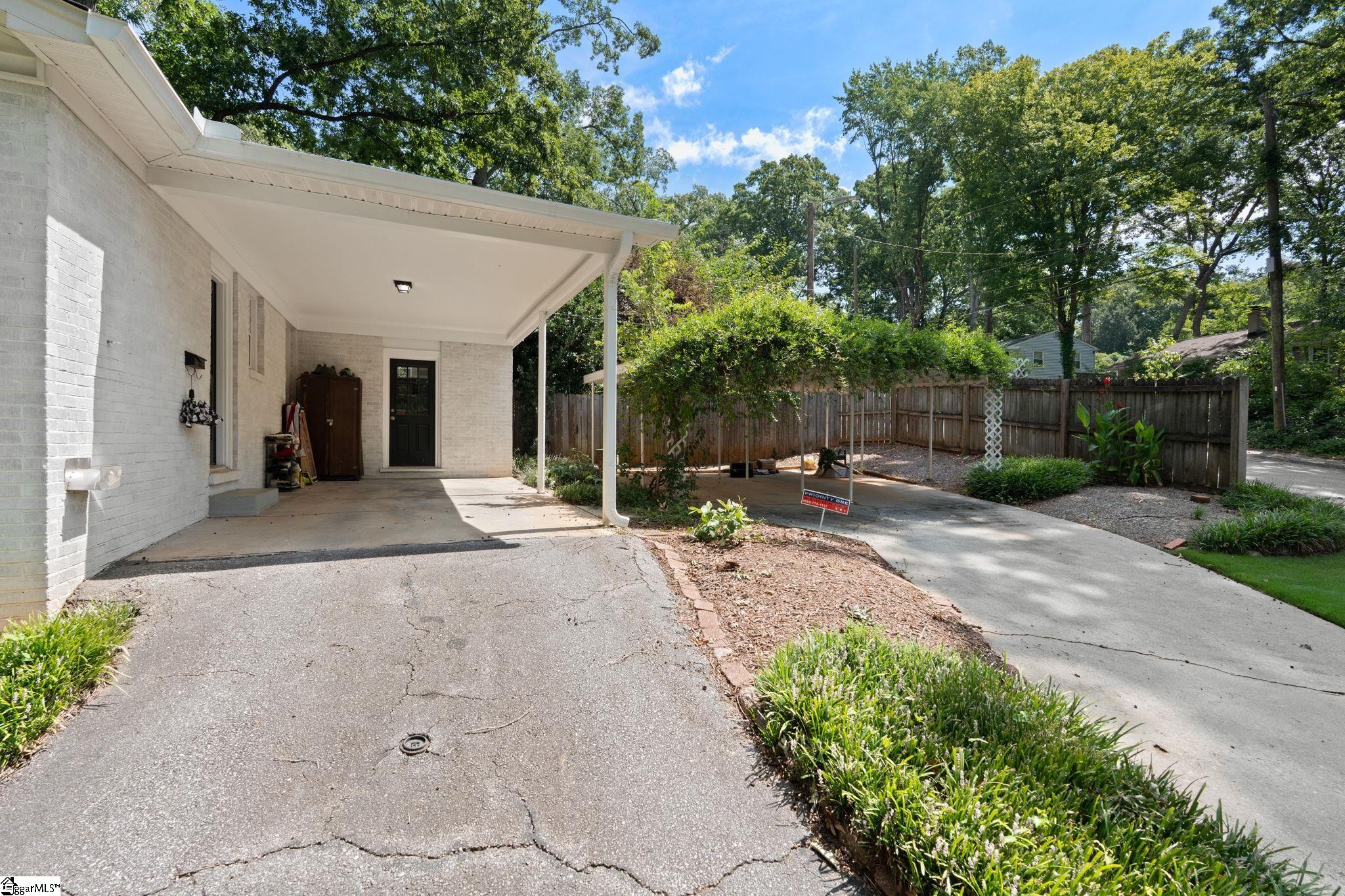 225 Scarlett Street Property Photo 6