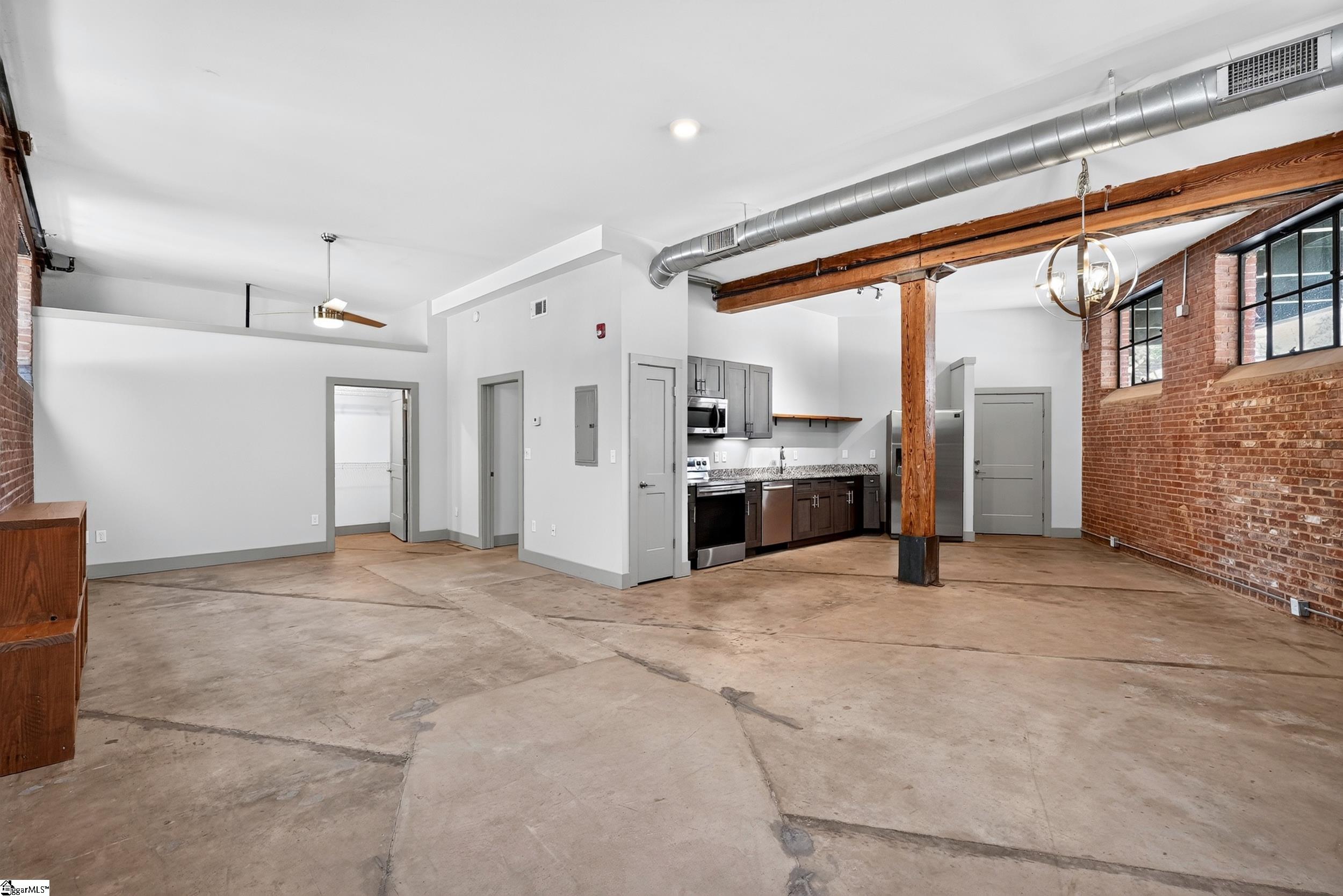 806 Green Avenue Property Photo 11