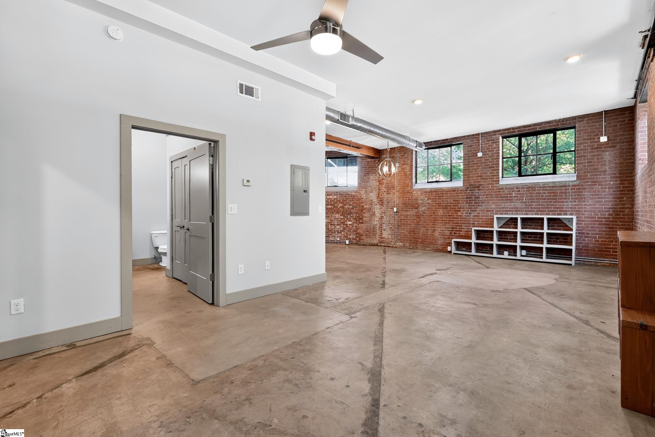 806 Green Avenue Property Photo 12