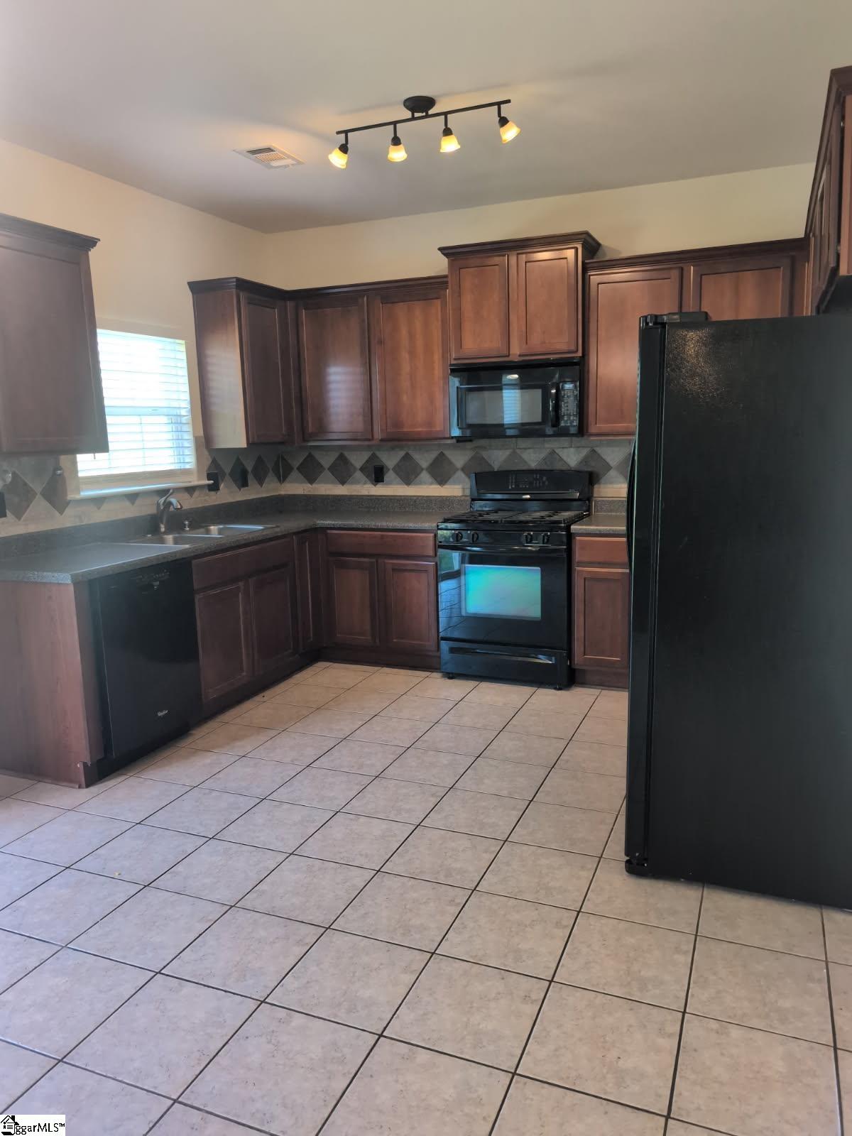 505 Chartwell Drive Property Photo 9