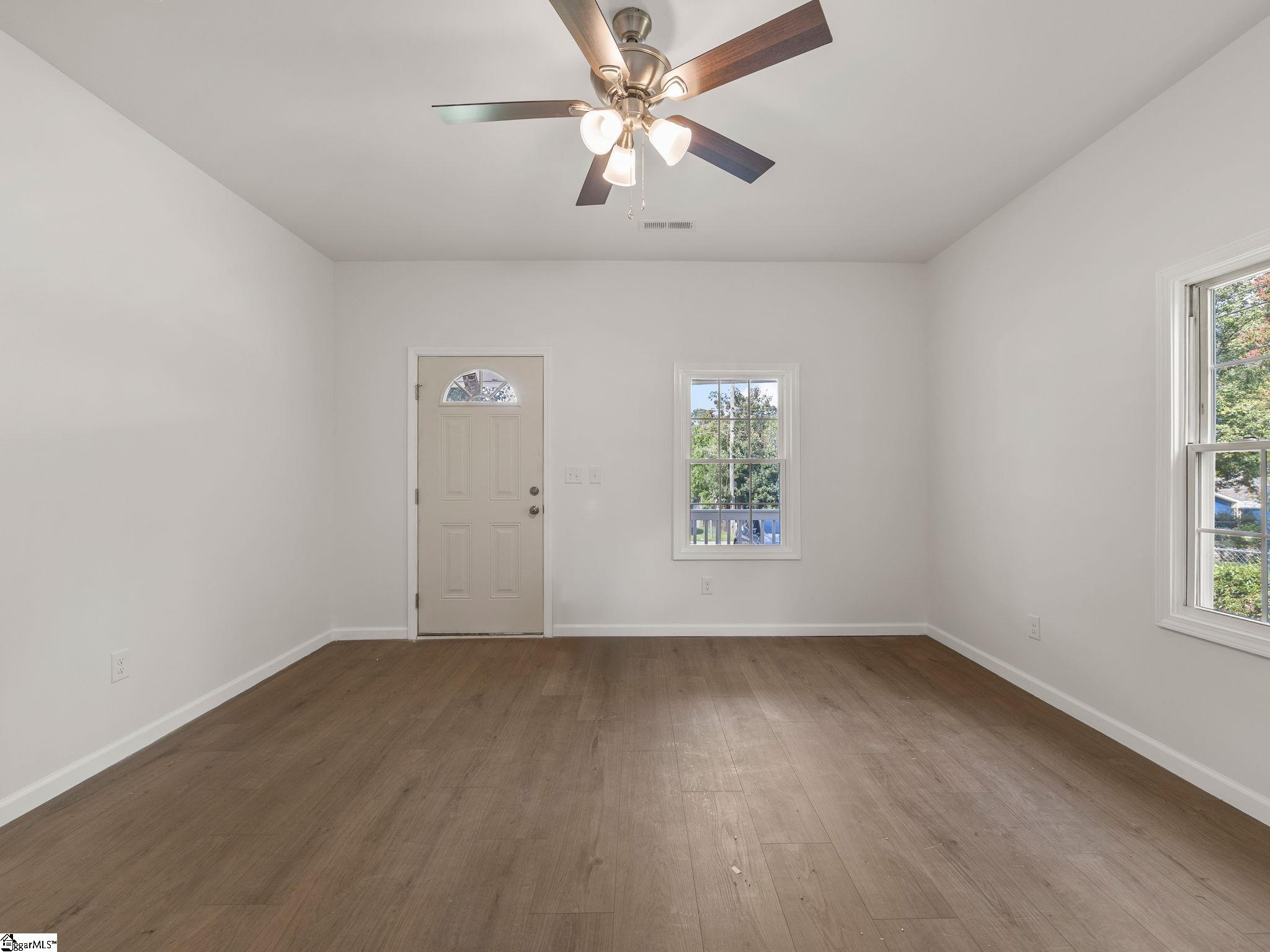 7729 Bradley Street Property Photo 7