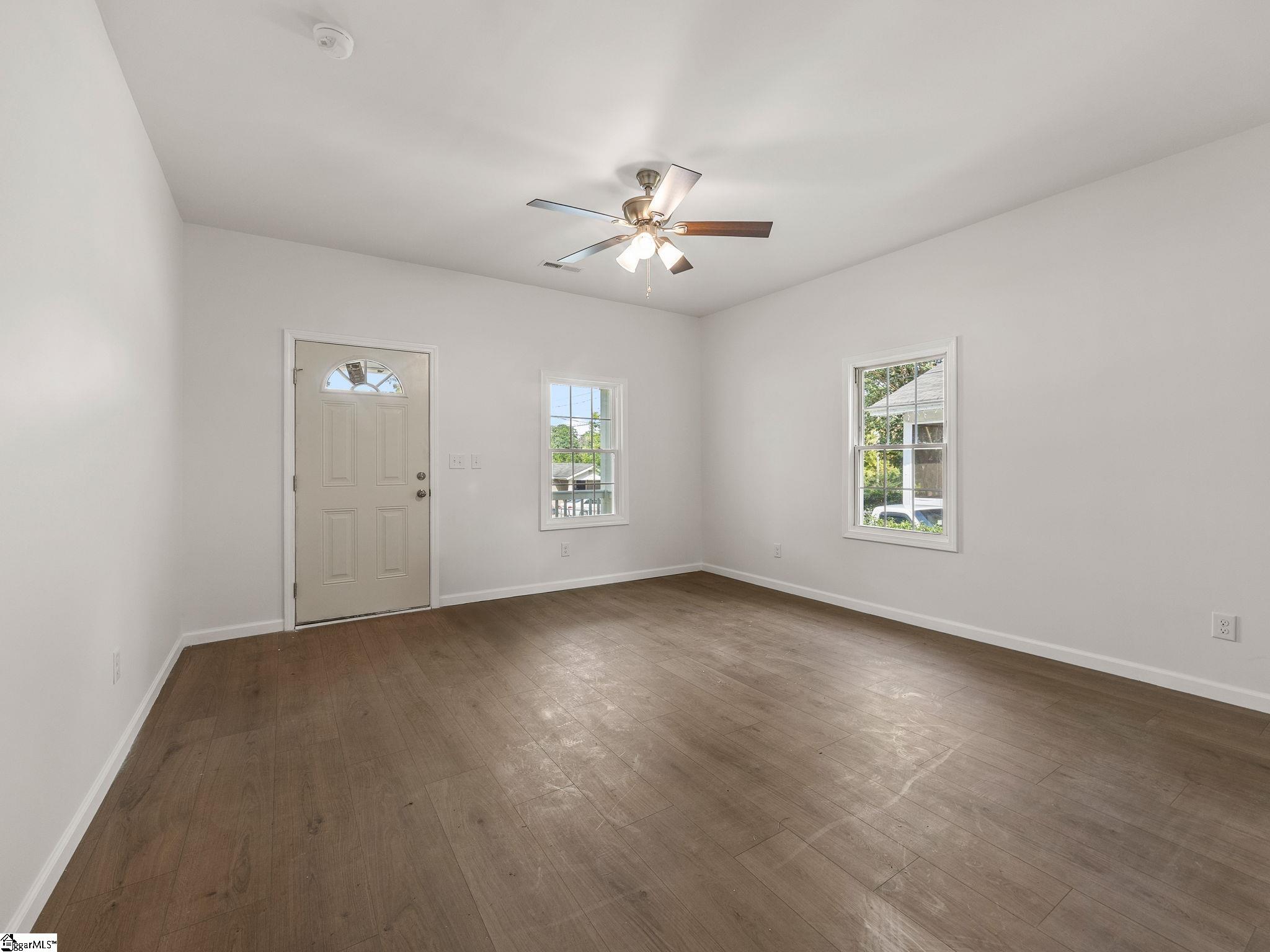 7729 Bradley Street Property Photo 8