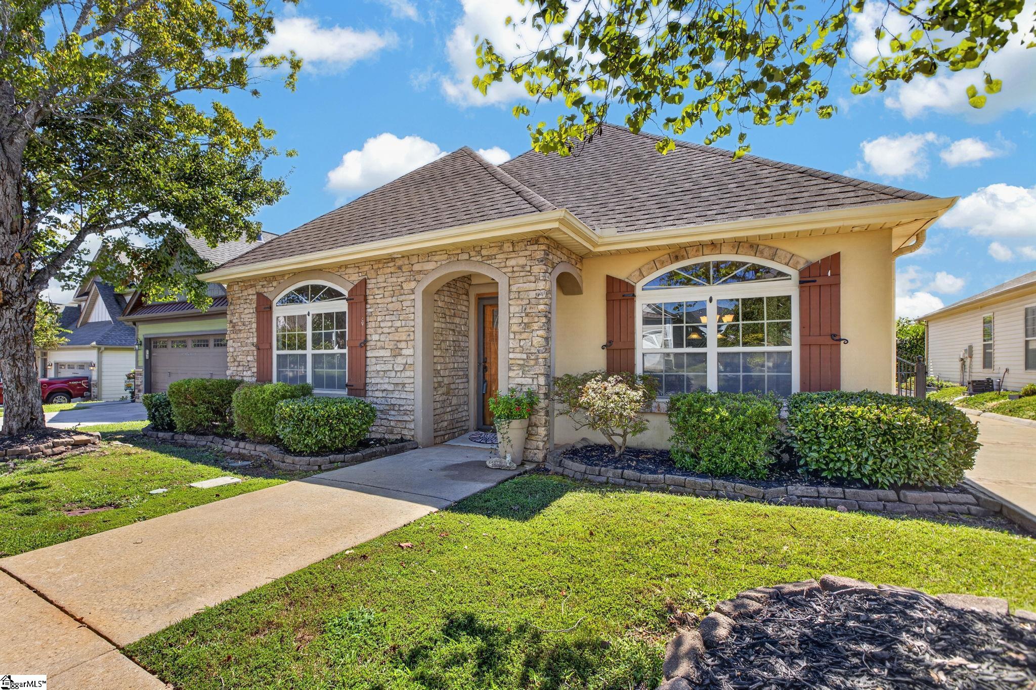 116 Bur Oak Drive Property Photo 3