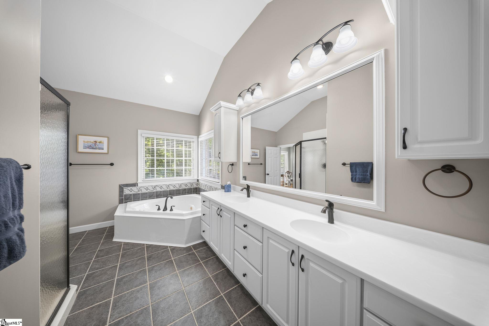 105 Wolf Run Drive Property Photo 11