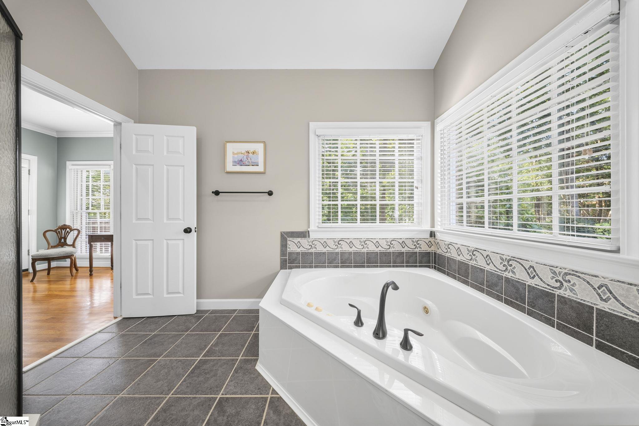 105 Wolf Run Drive Property Photo 30