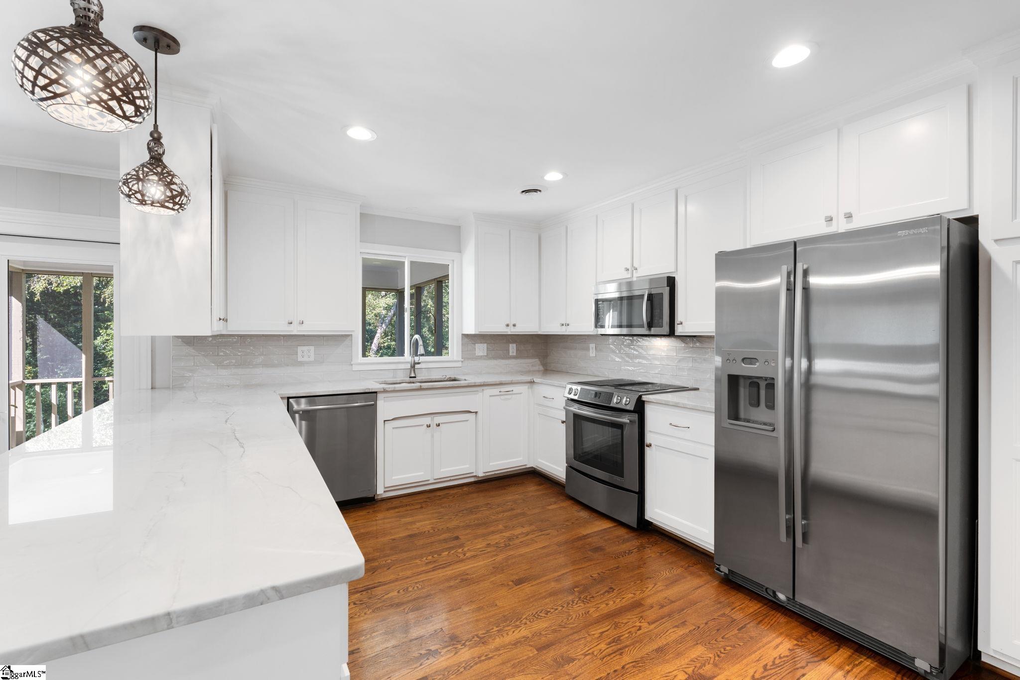 209 E Kenilworth Drive Property Photo 11