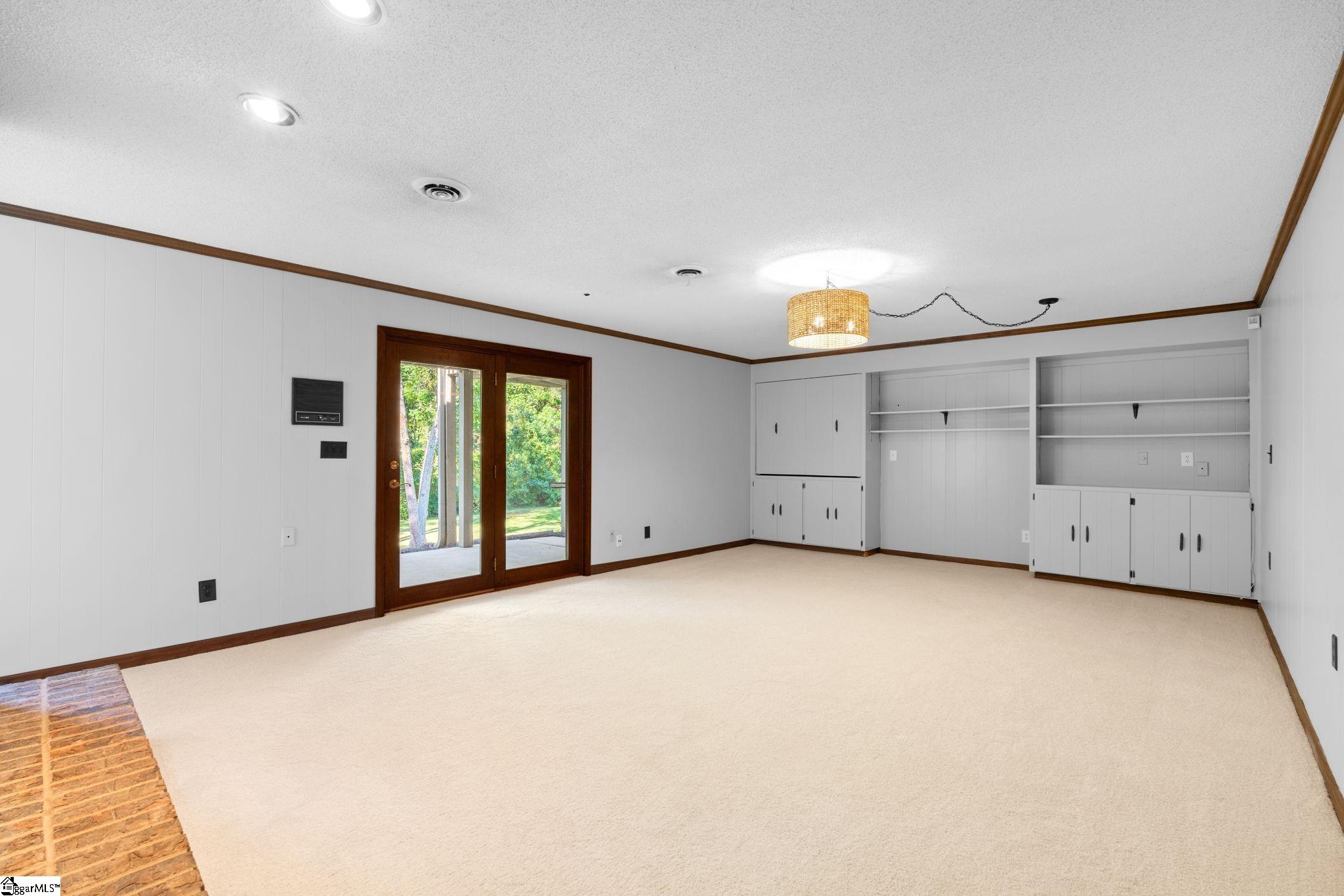 209 E Kenilworth Drive Property Photo 30