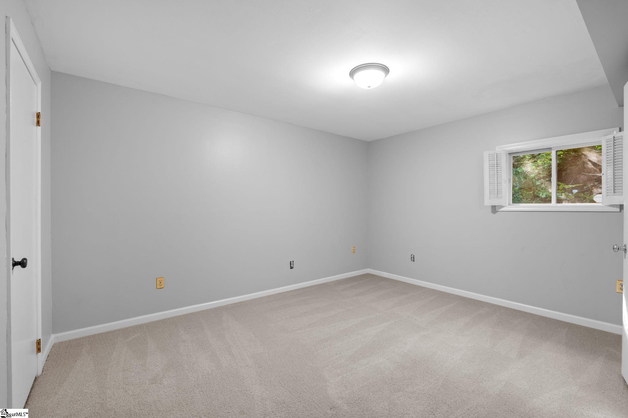 209 E Kenilworth Drive Property Photo 35