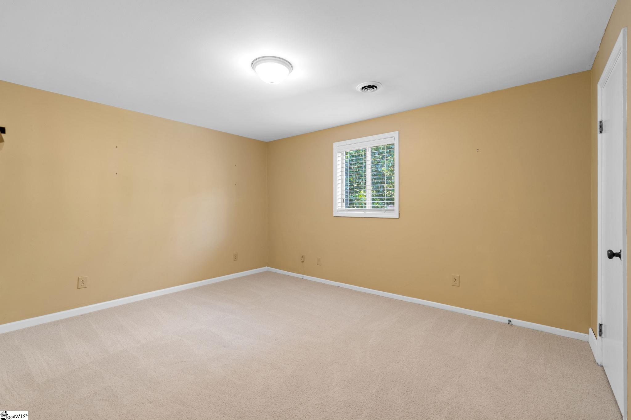 209 E Kenilworth Drive Property Photo 40