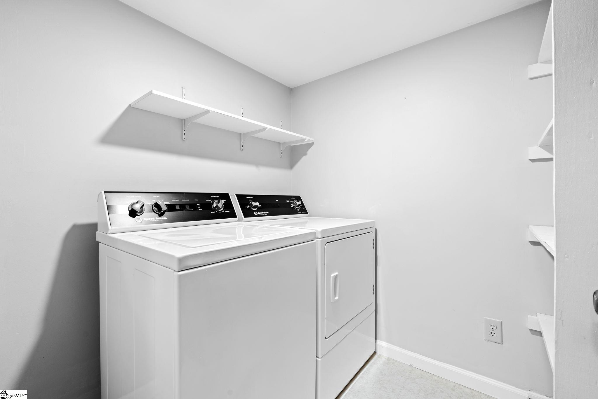 209 E Kenilworth Drive Property Photo 41