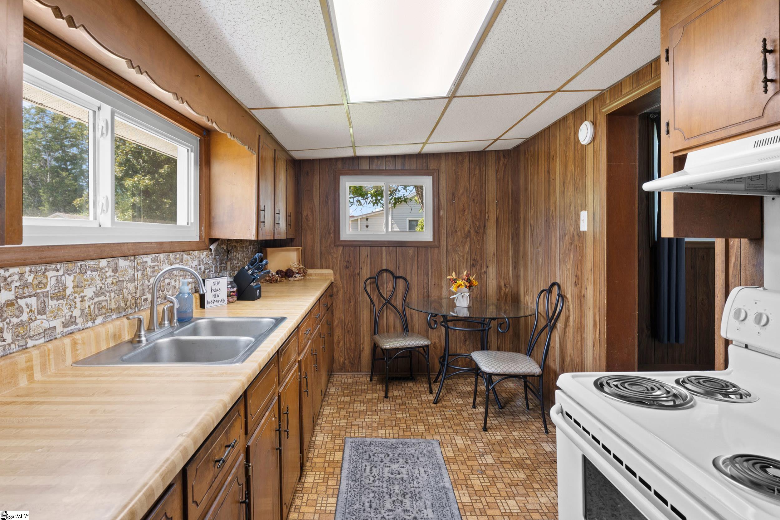 31 & 33 N Greenwood Avenue Property Photo 11