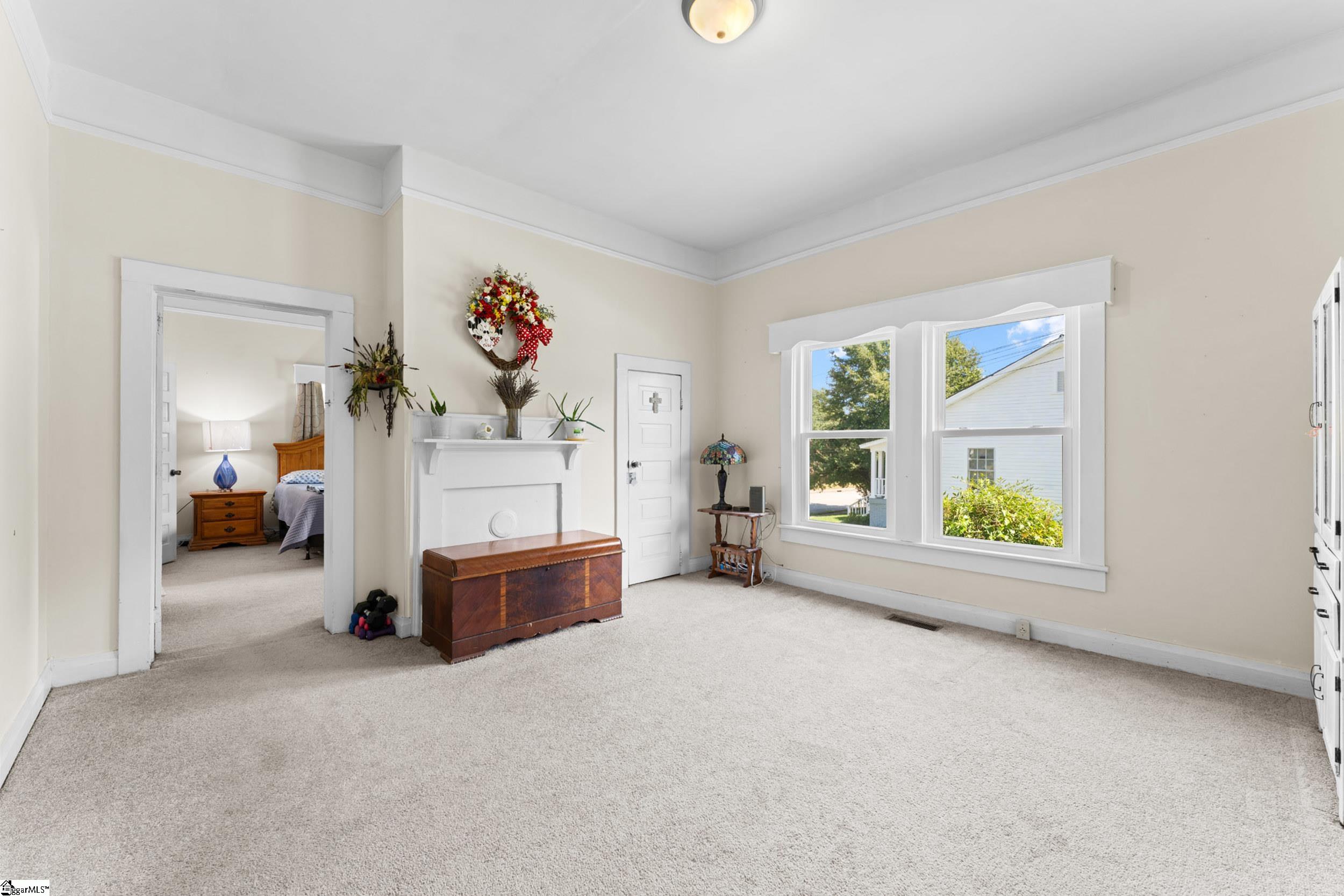 31 & 33 N Greenwood Avenue Property Photo 16