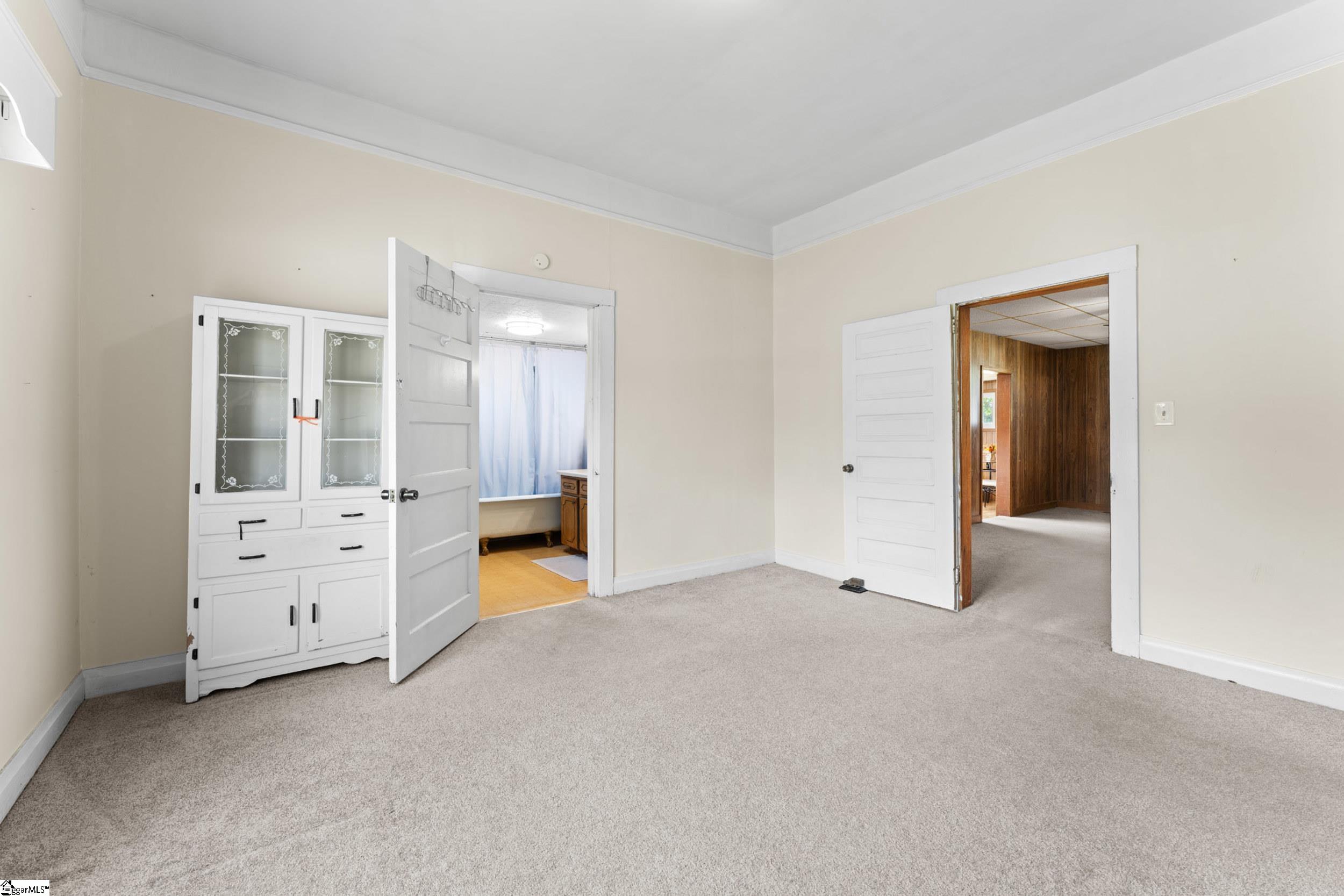 31 & 33 N Greenwood Avenue Property Photo 17