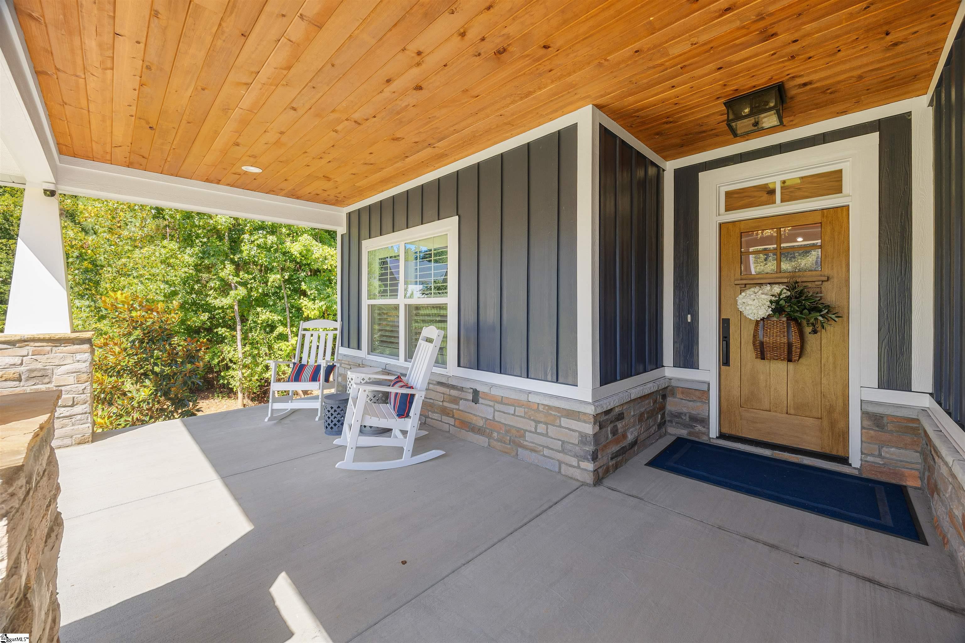 7 Maxfli Court Property Photo 3