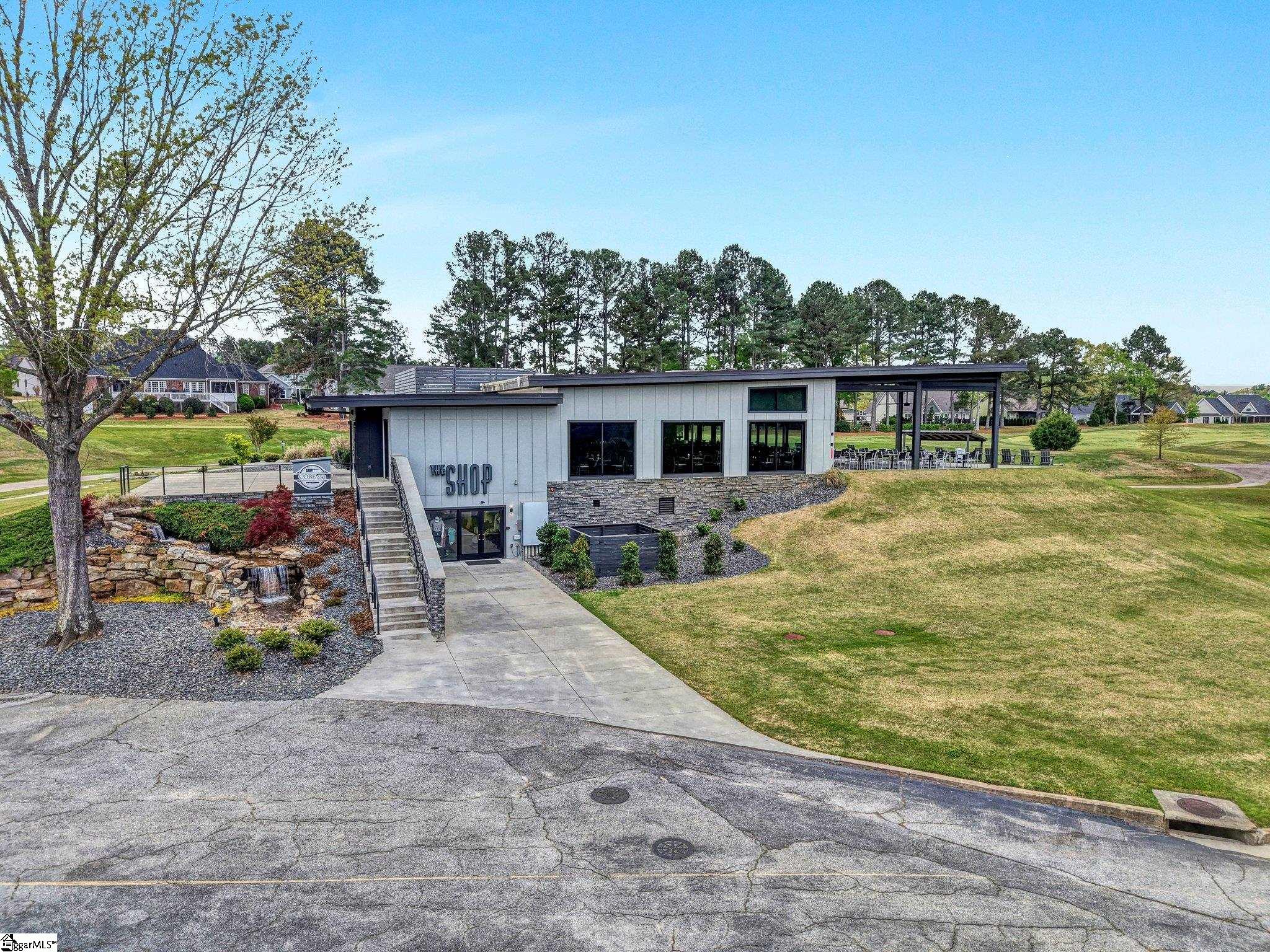 7 Maxfli Court Property Photo 46