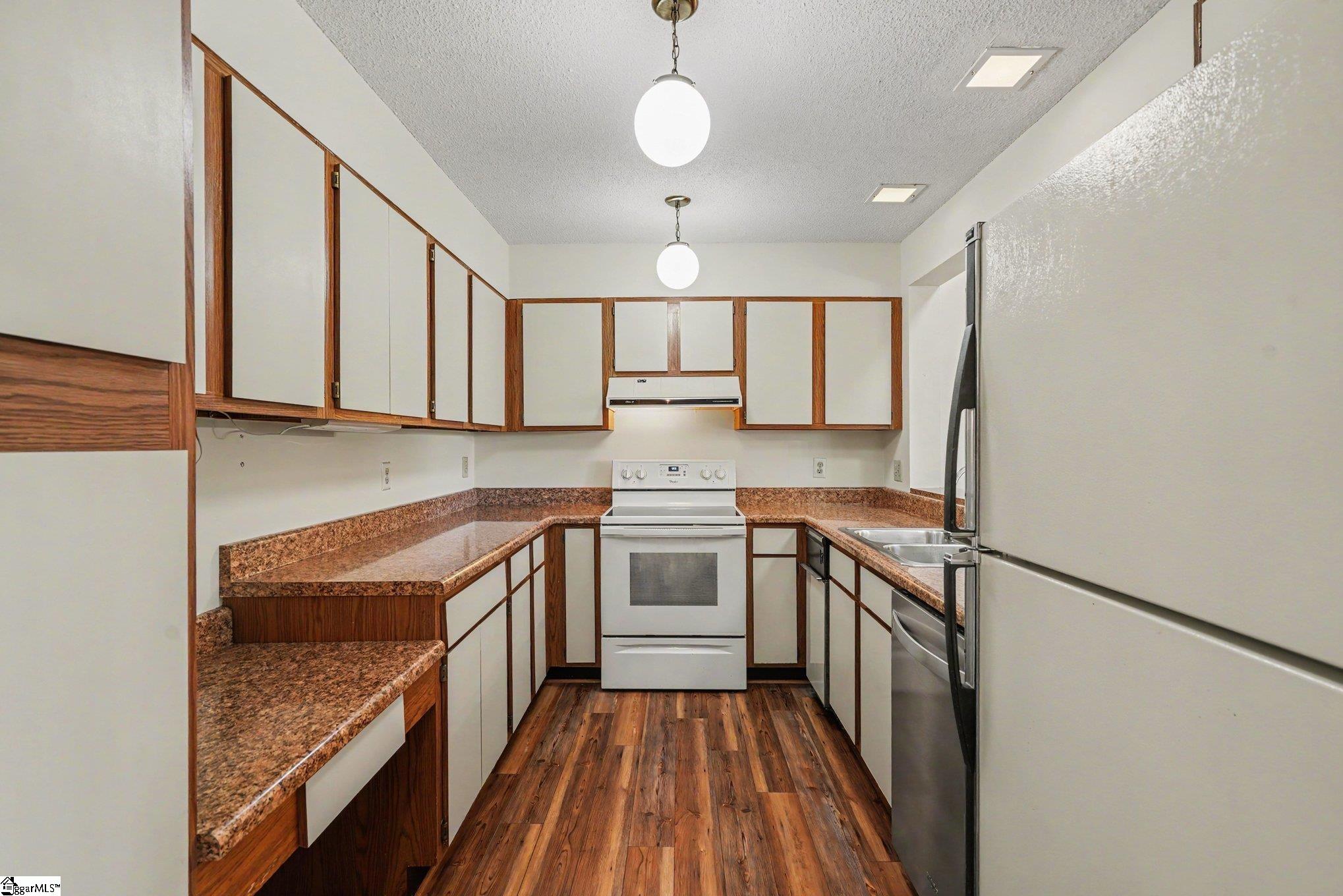 112 Captains Way Property Photo 8