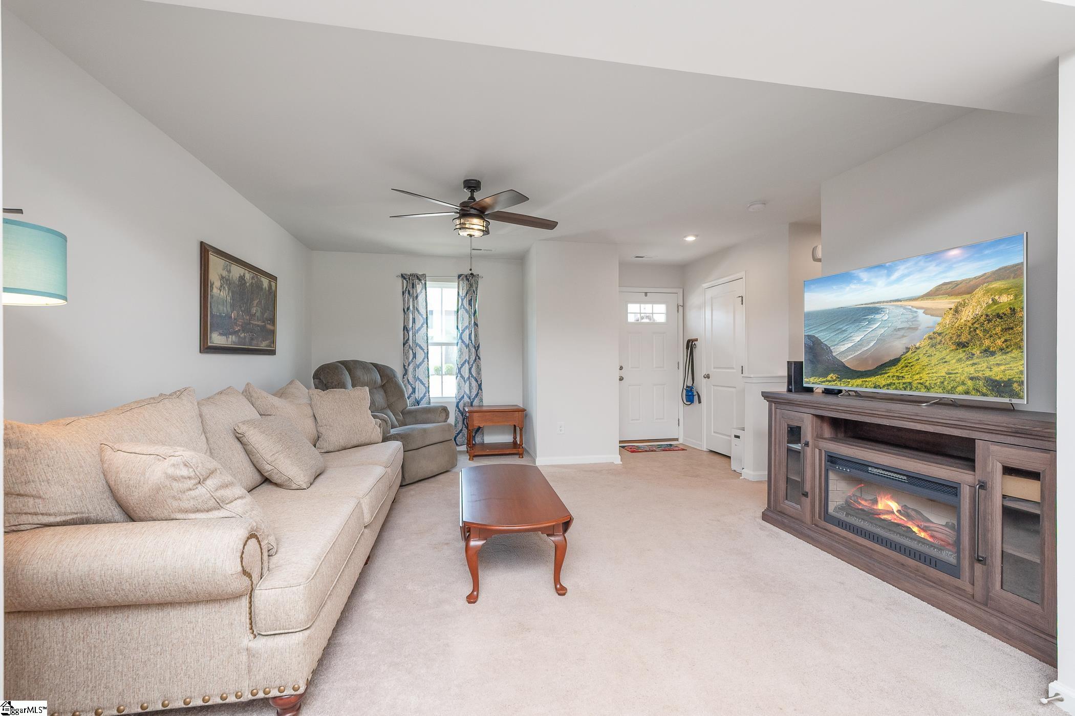 126 Fernside Court Property Photo 3