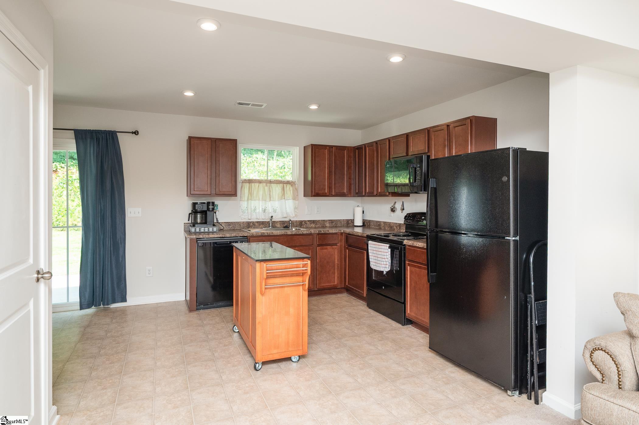 126 Fernside Court Property Photo 6