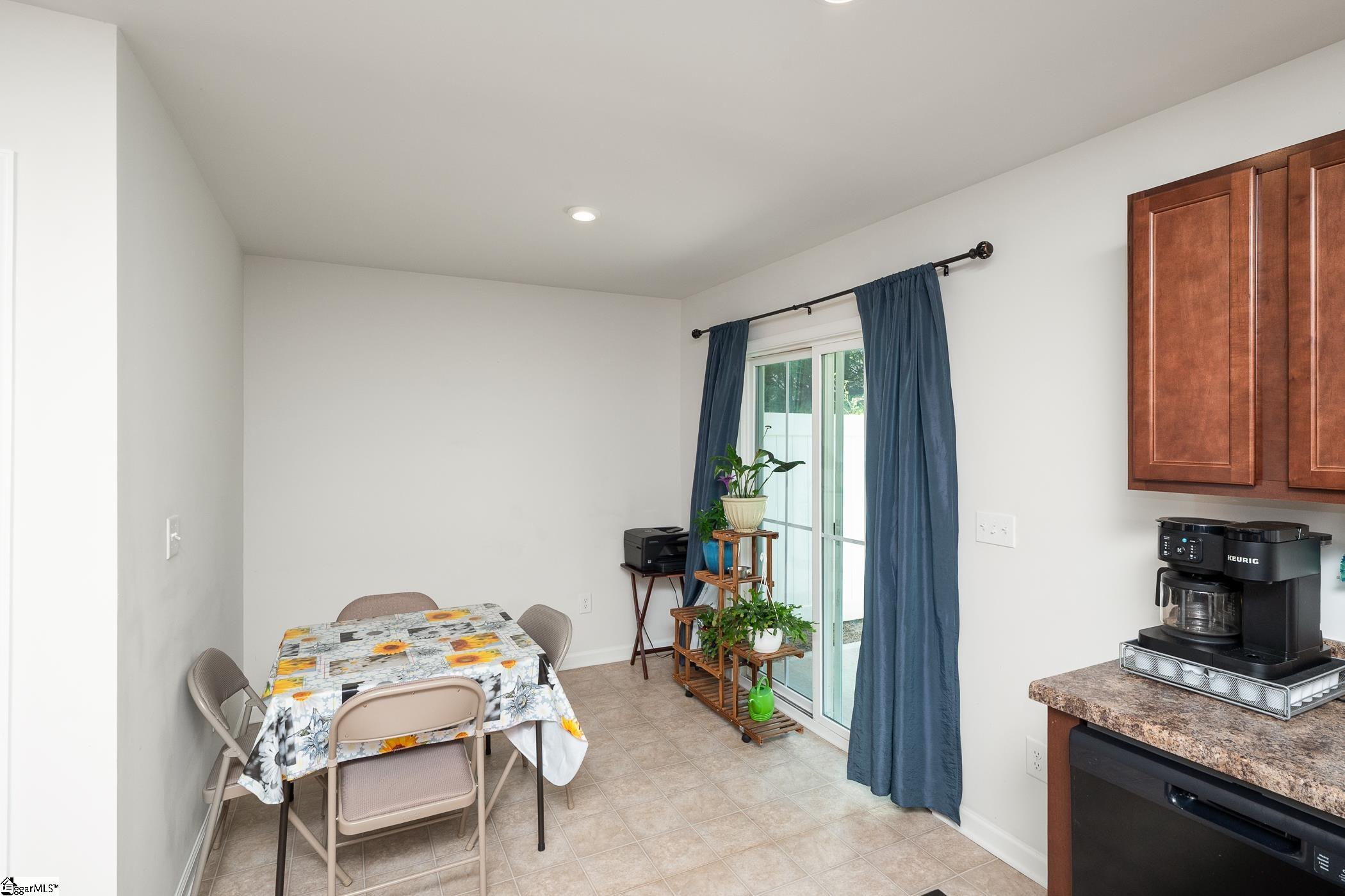 126 Fernside Court Property Photo 8