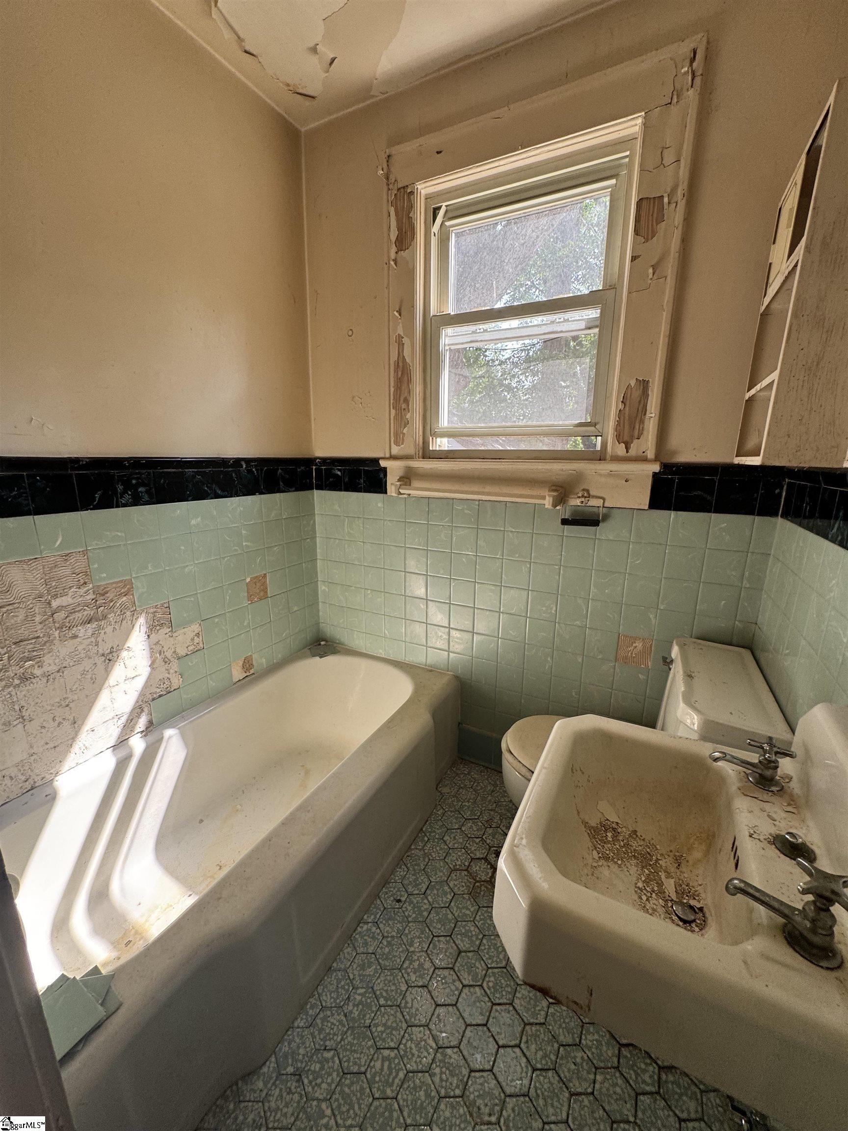 26 N Washington Avenue Property Photo 6
