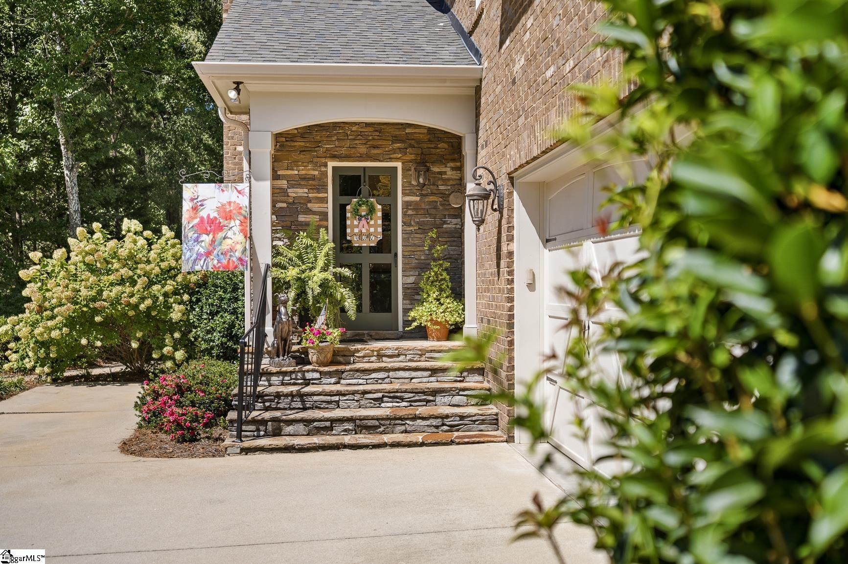 205 Whitworth Way Property Photo 3