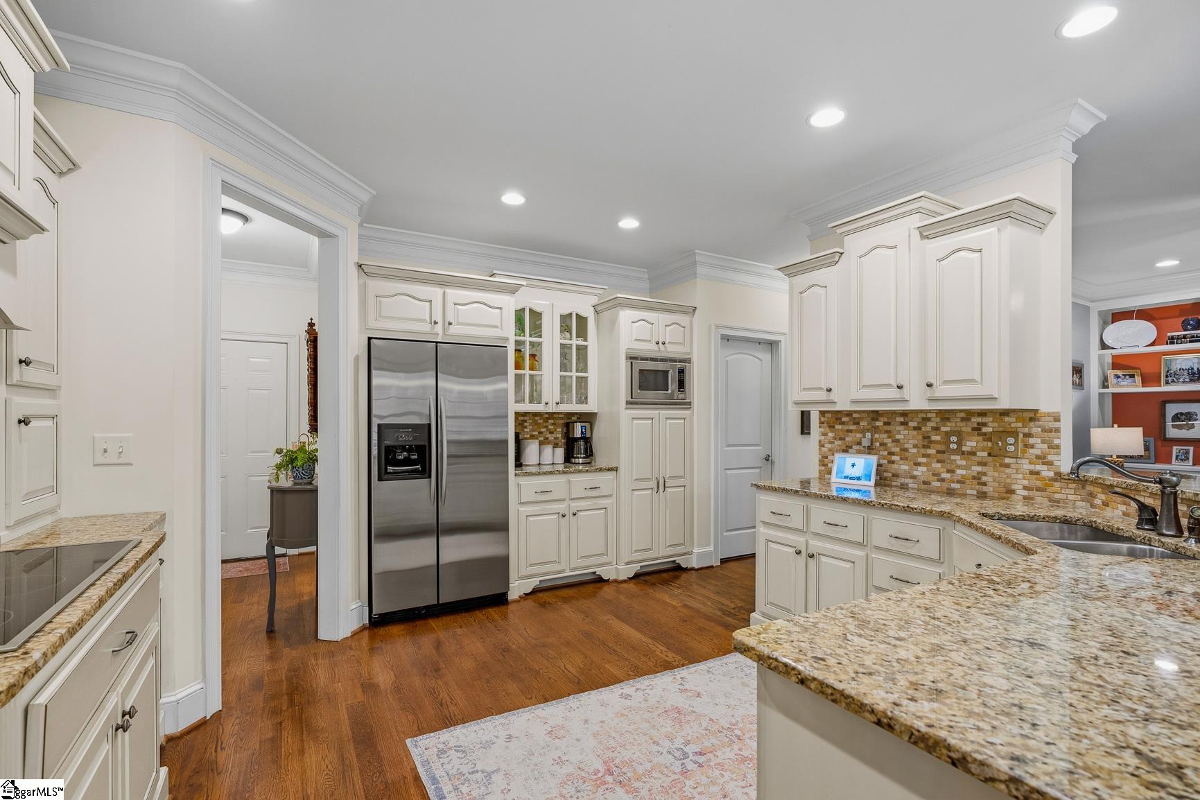 205 Whitworth Way Property Photo 11