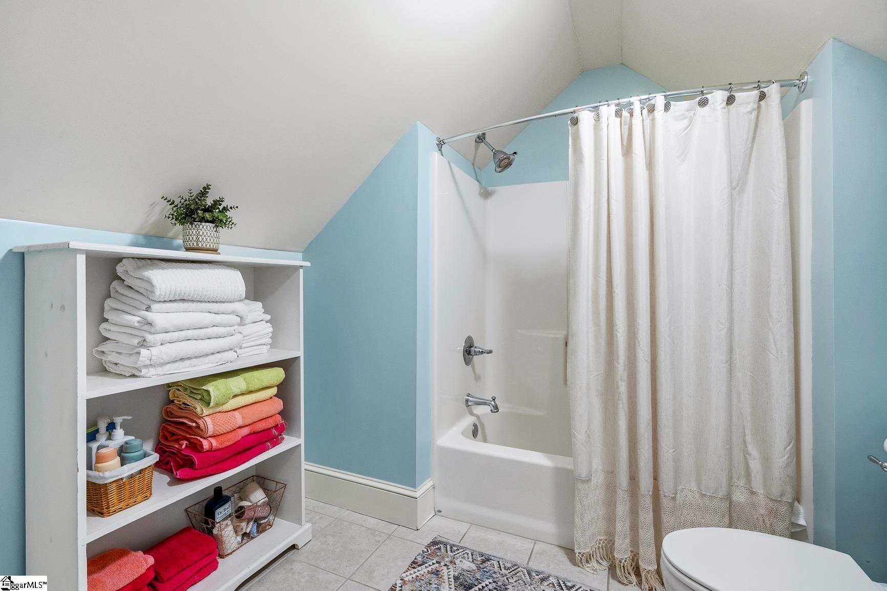 205 Whitworth Way Property Photo 36