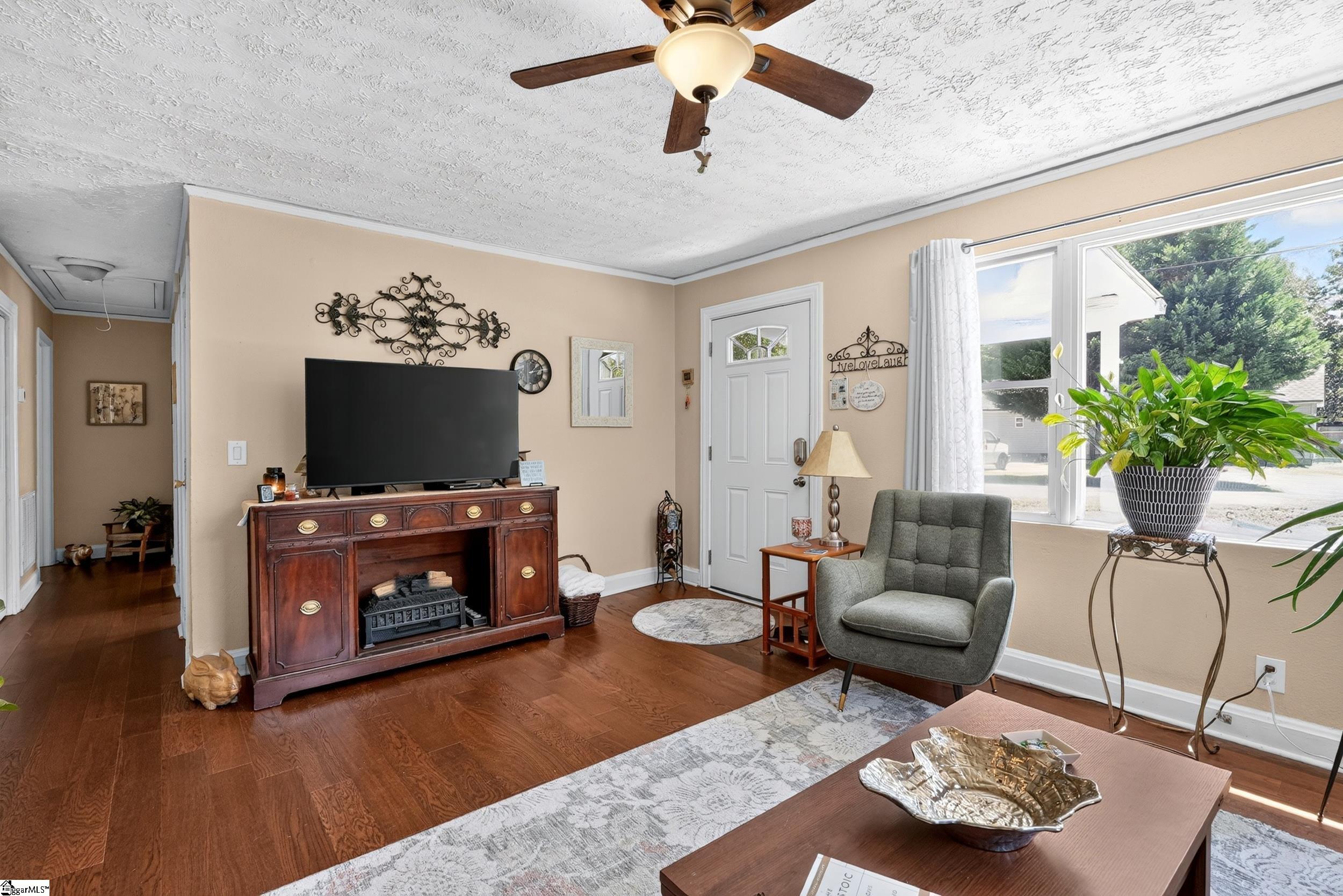 37 Crestmore Drive Property Photo 2