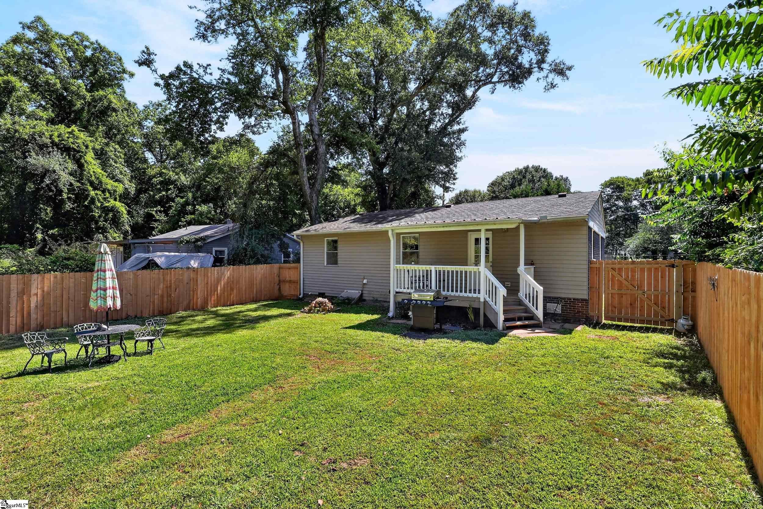 37 Crestmore Drive Property Photo 4