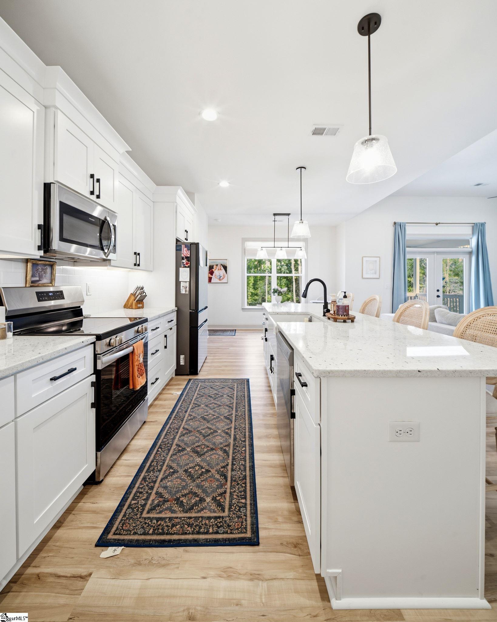21 Greenbriar Lane Property Photo 8