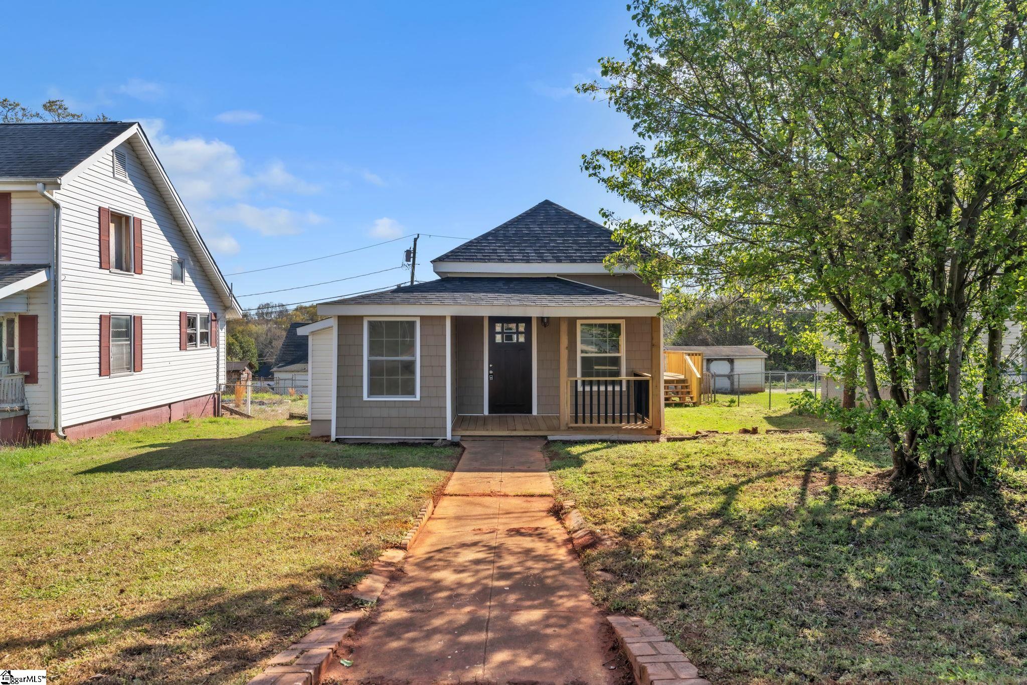 4 Walnut Street Property Photo 1