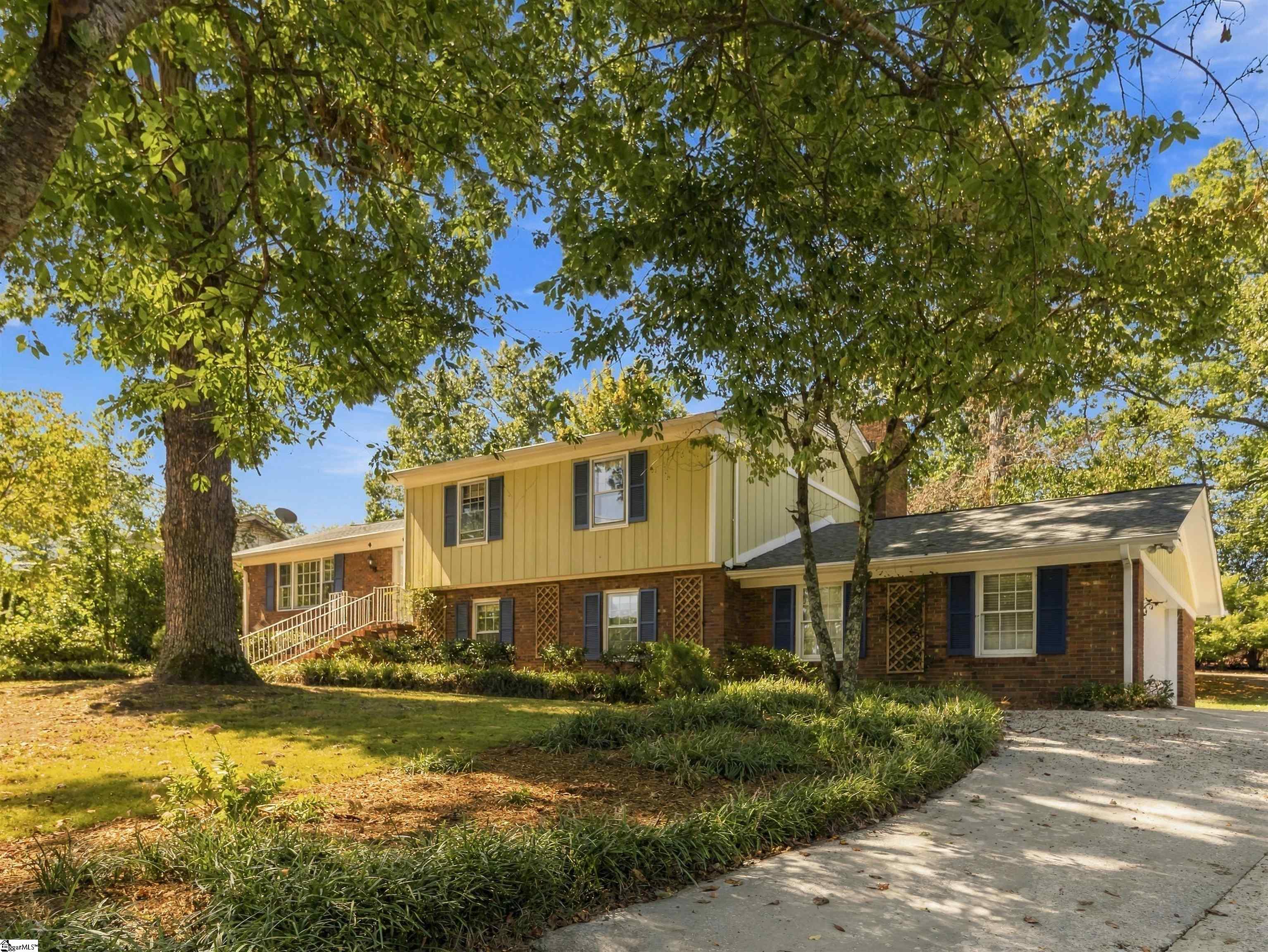 6 Braddock Drive Property Photo 1