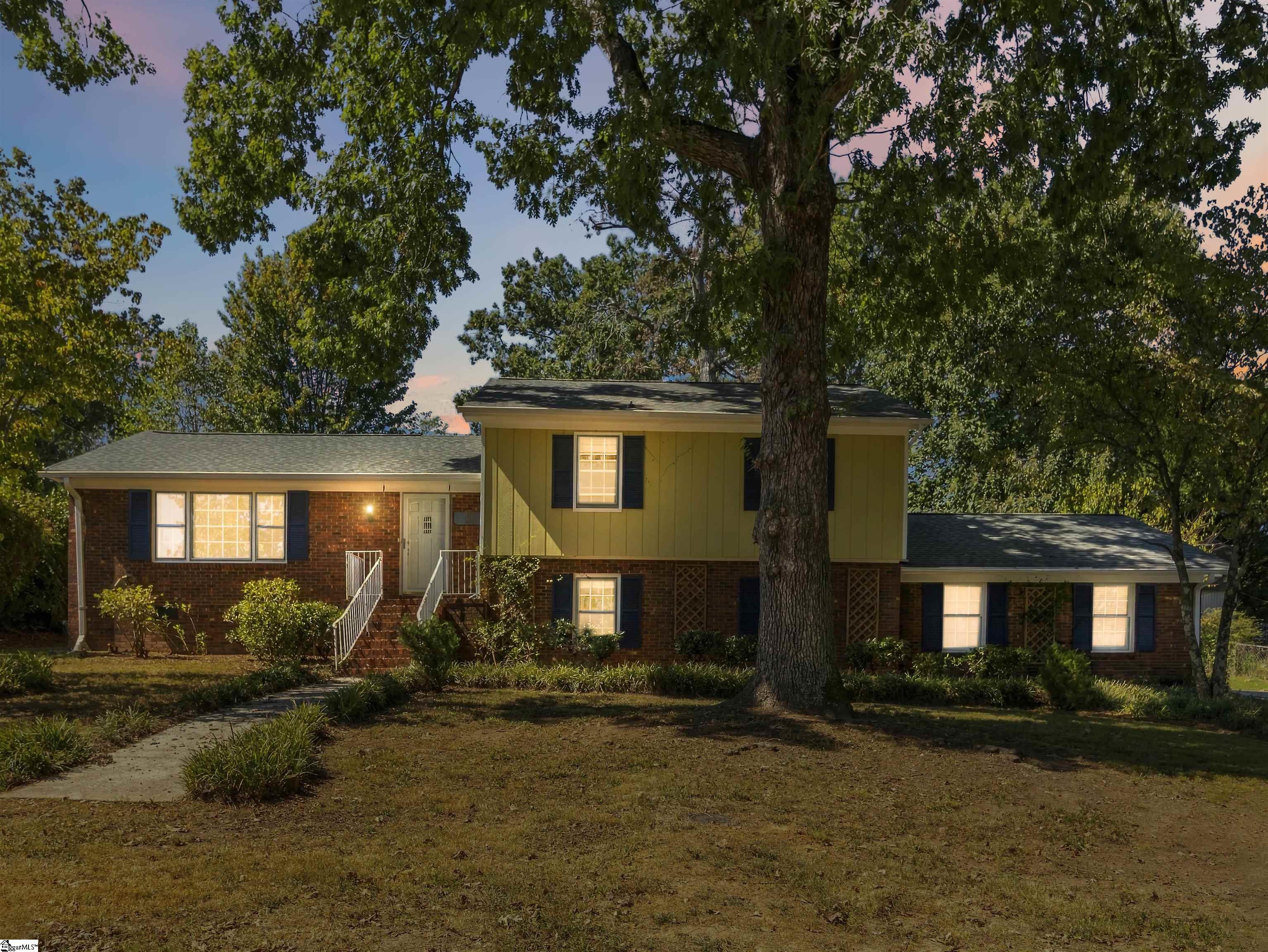 6 Braddock Drive Property Photo 2