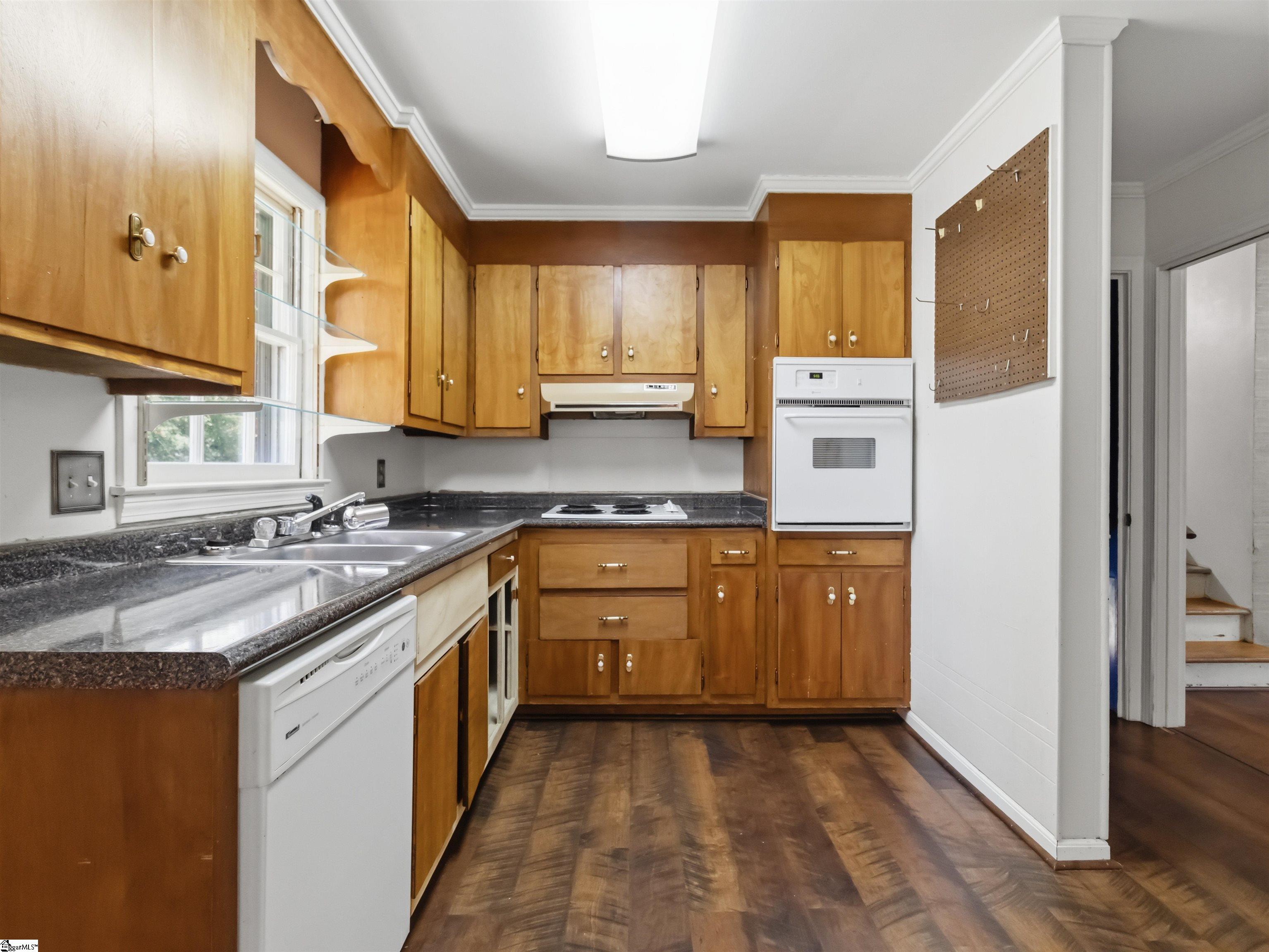6 Braddock Drive Property Photo 7