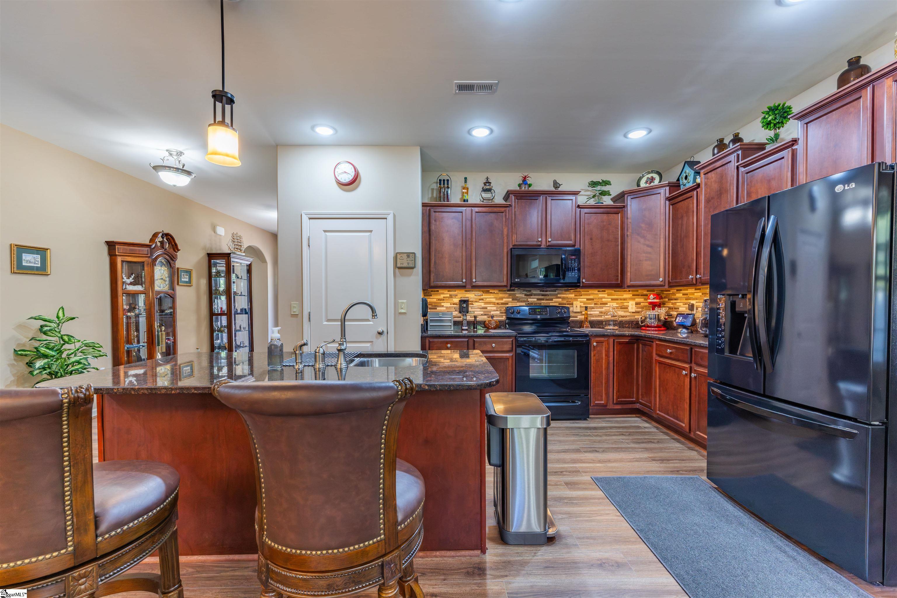 22 Summerdale Drive Property Photo 4